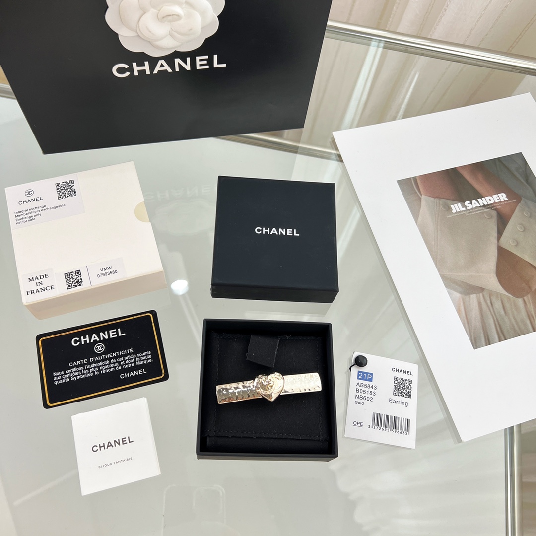 新款☑️CHANEL香奈儿双c桃心爱心发夹发卡
