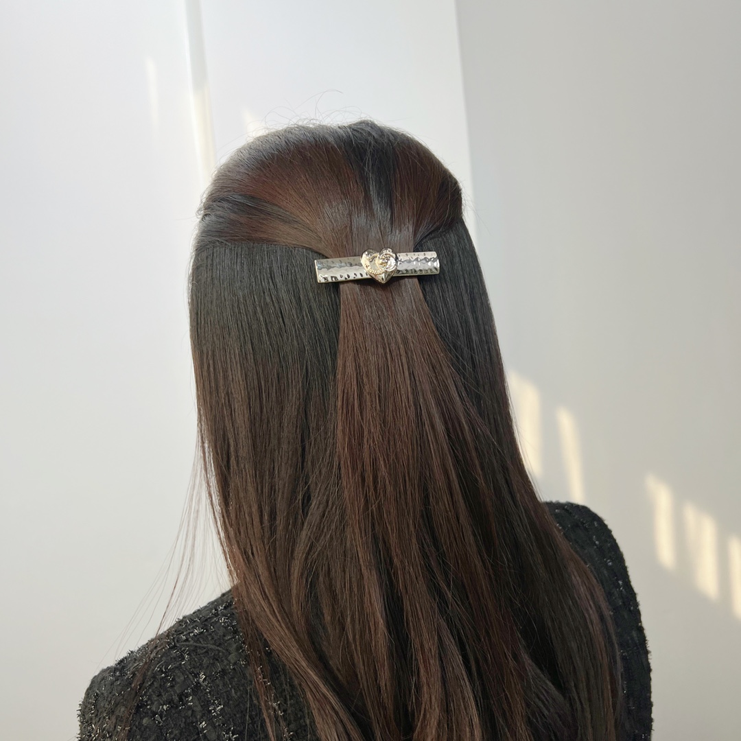 新款☑️CHANEL香奈儿双c桃心爱心发夹发卡