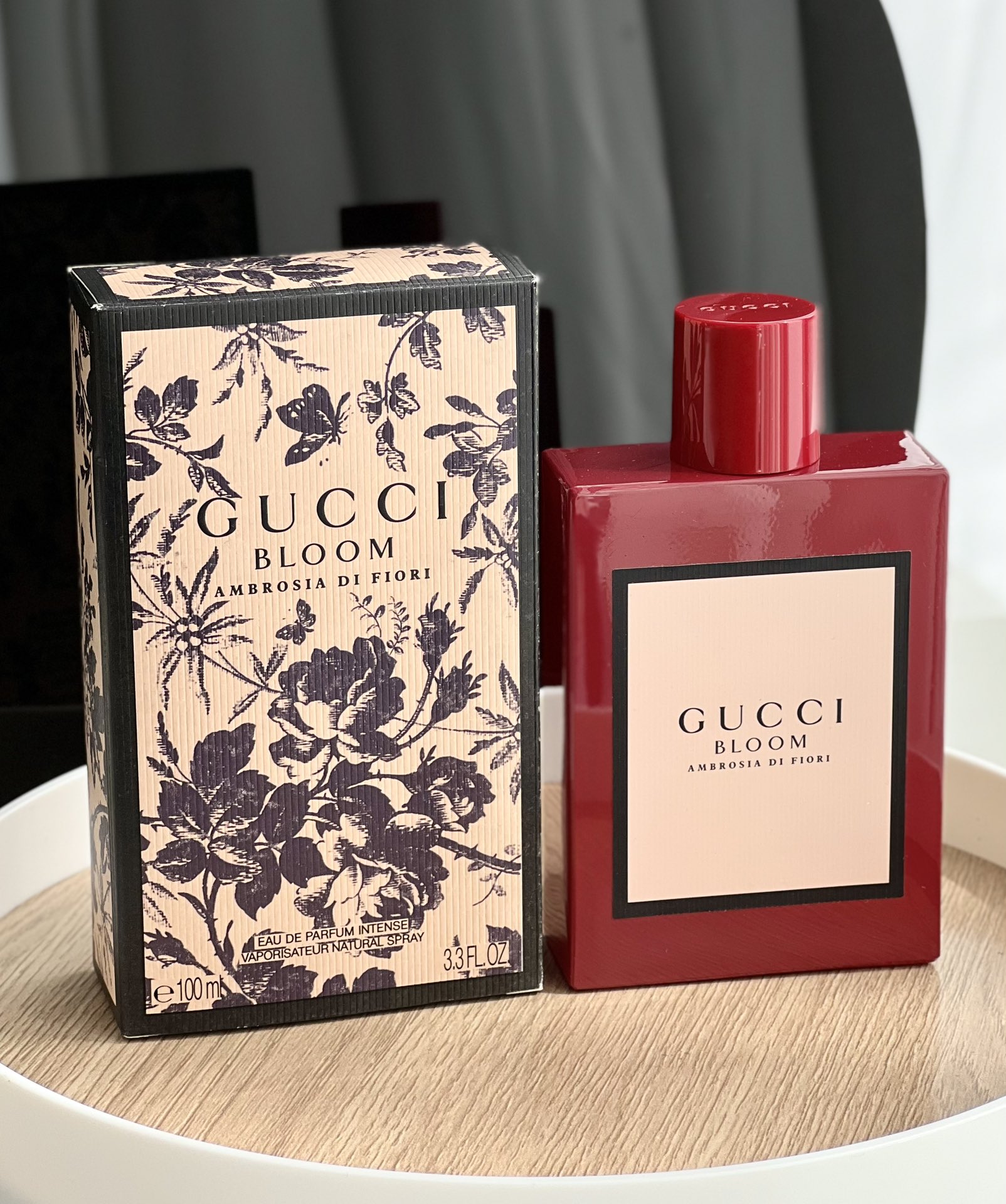 Gucci Perfume Rose White