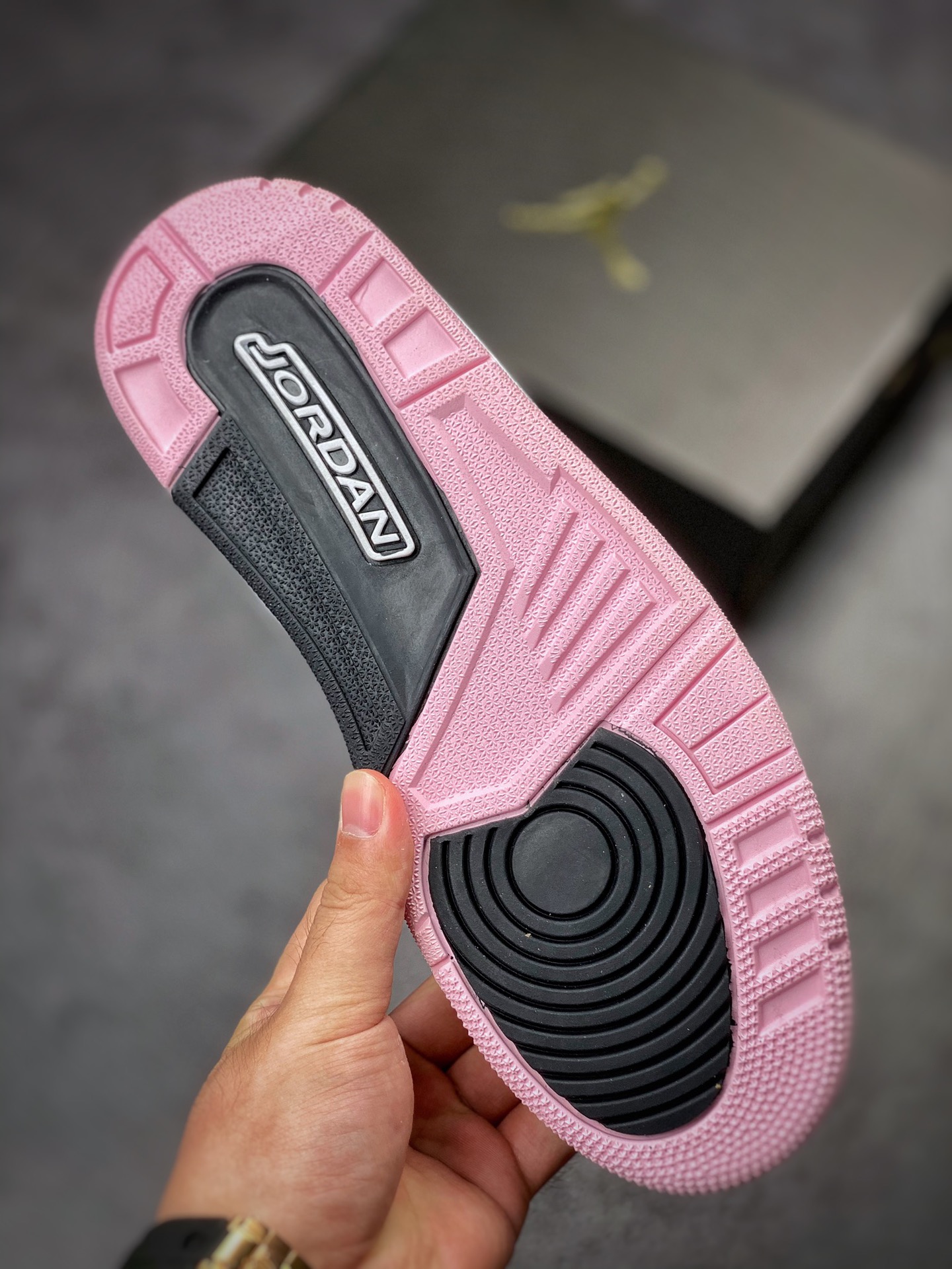 240 Air Jordan Legacy 312 白粉 AT4040-106