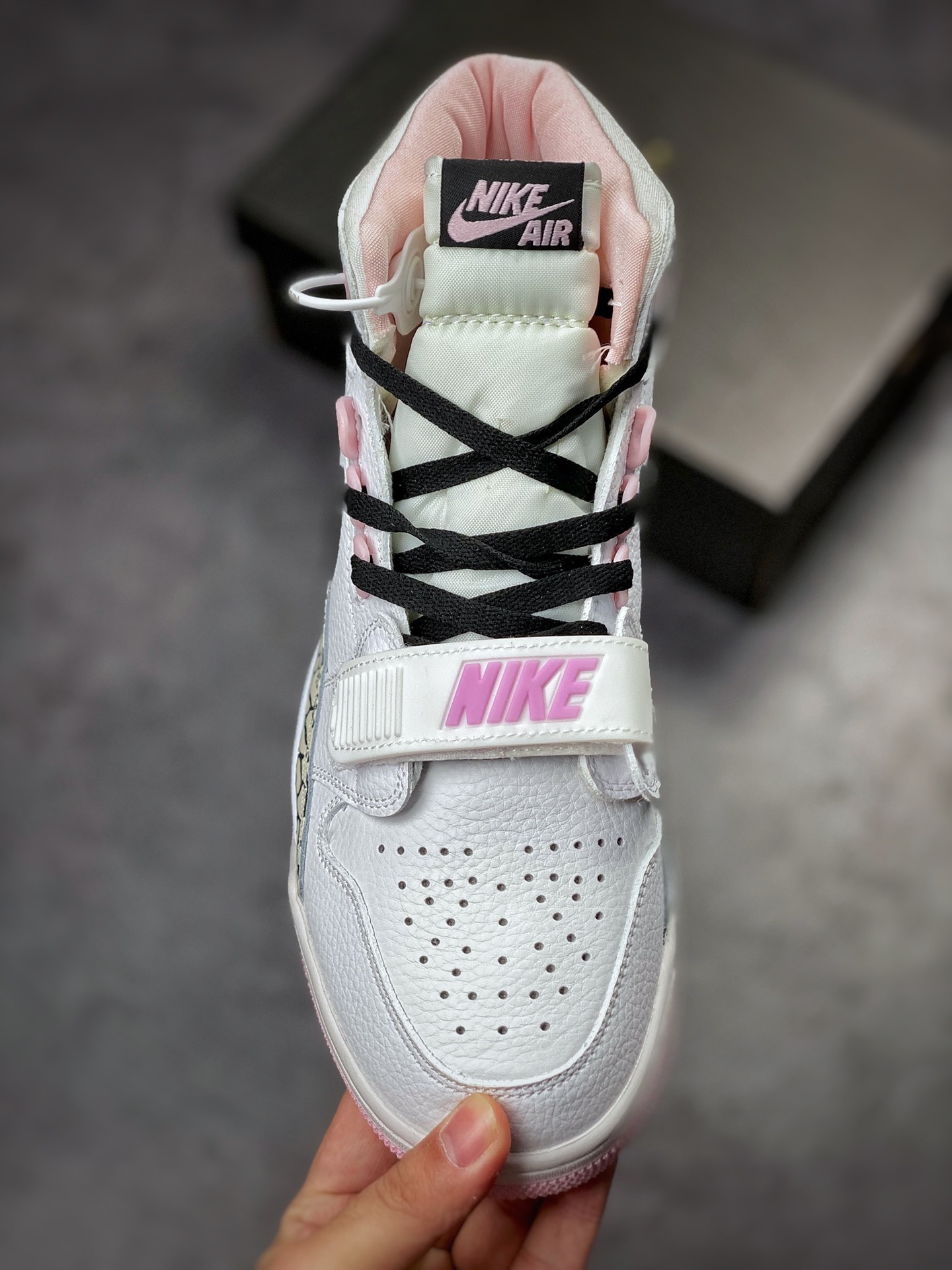 240 Air Jordan Legacy 312 白粉 AT4040-106