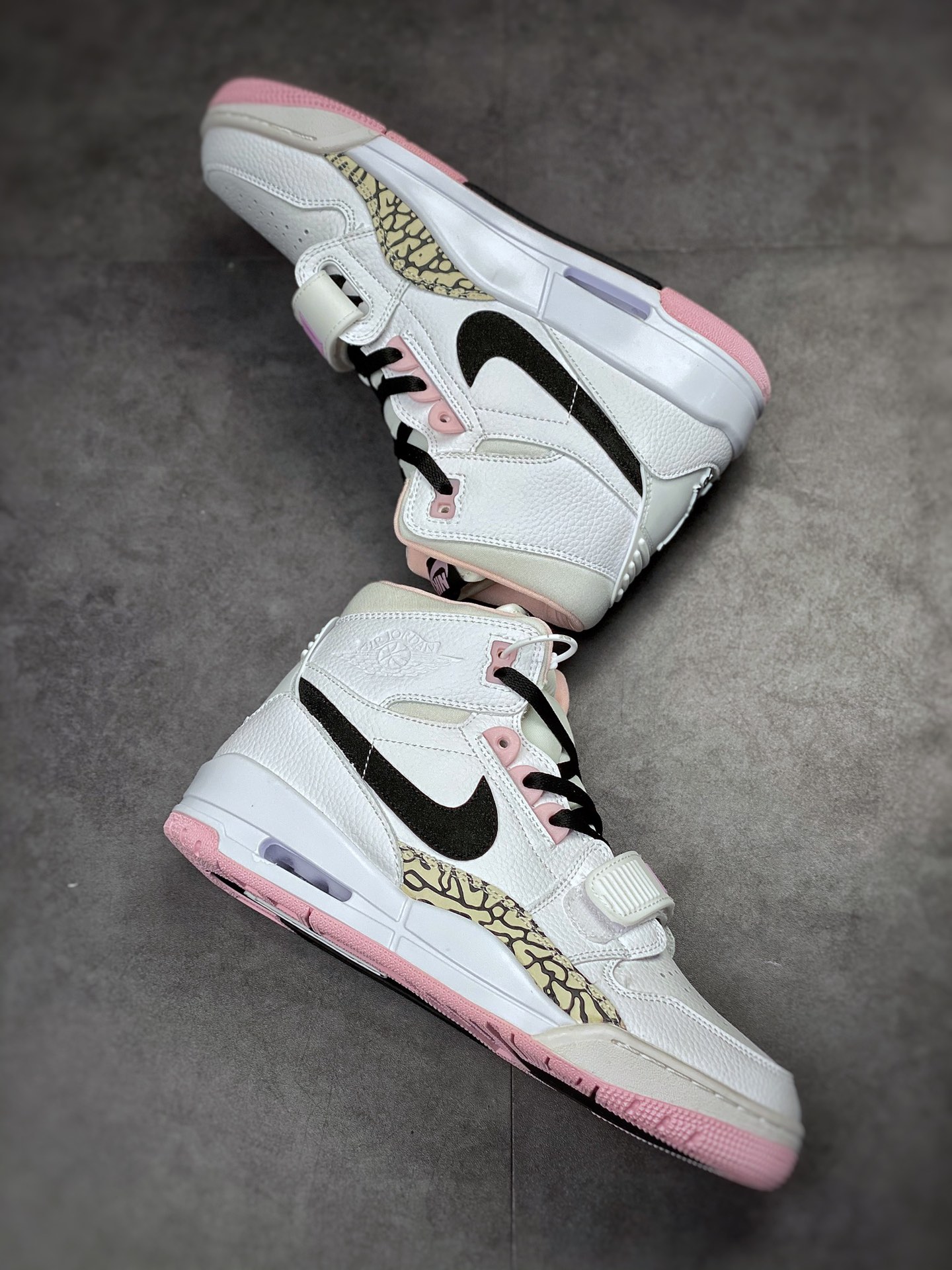 240 Air Jordan Legacy 312 白粉 AT4040-106