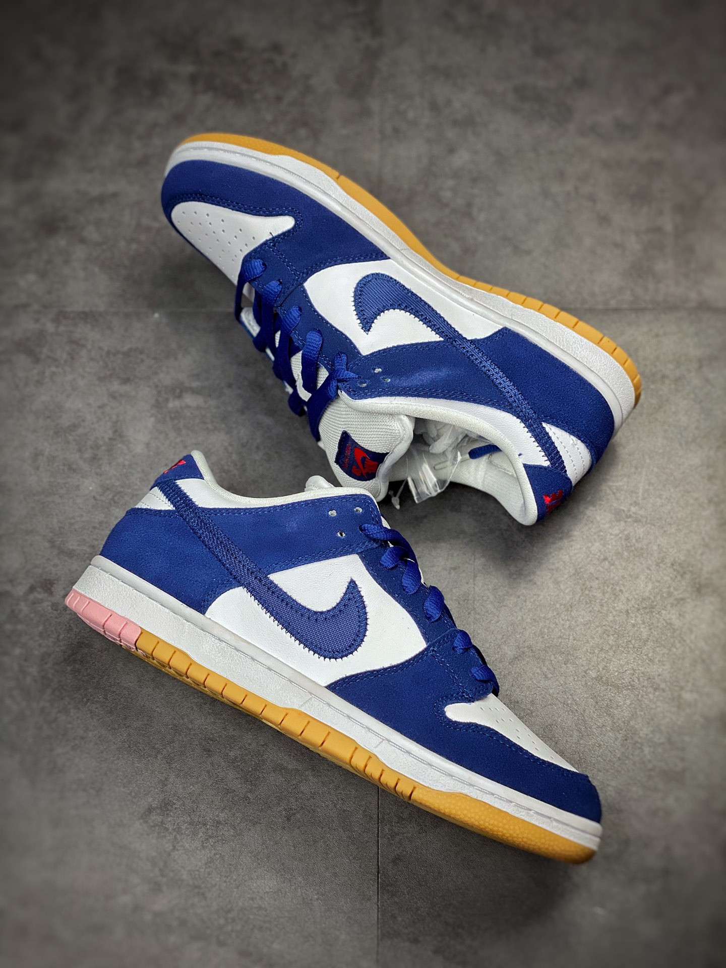200 Nike SB Dunk Low PRO PRM 白蓝 洛杉矶道奇 DO9395-400