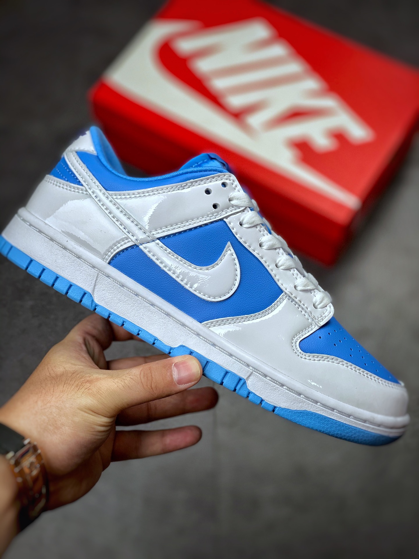 280 Nike SB Dunk Low 漆皮白蓝 DJ9955-101
