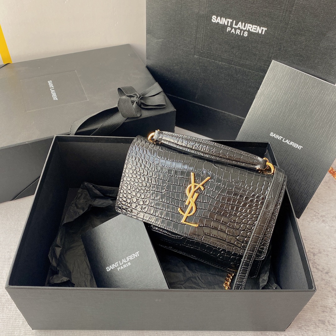 Max Mara Luxury Designer Handbag Shoulder Crossbody Bag crafted in