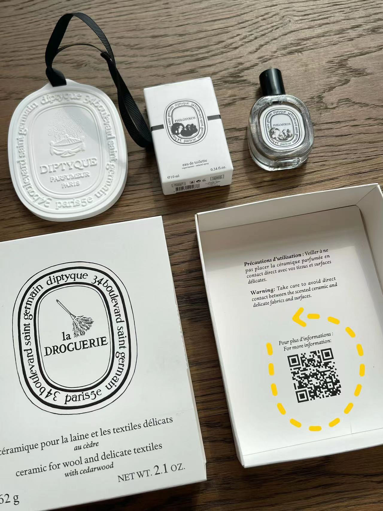 Diptyque Car Diffuser Gift Set with Ceramic Disc and Scented Oil 5 i1664352061 2337 3