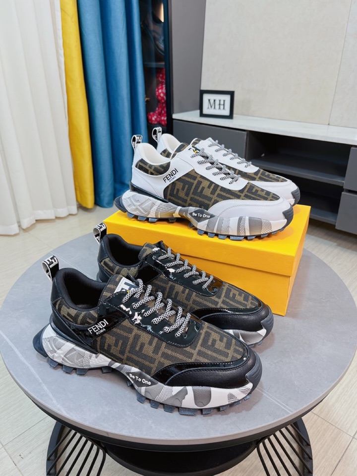 I5 Fendi 芬迪 经典舒适男士,官网真丝布料真皮内里原版超轻橡胶材质粗纹大底 这种独特的轻薄风格适合这个季节的随意而精致的感性,上脚舒适自然 秋冬休闲出行日常款38/44