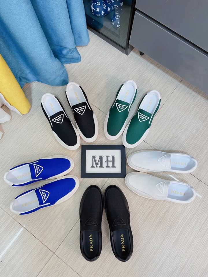 I5  Prada 普拉达  米兰展新品男鞋出炉了,官网：1制作原版,续写魅力传承,创新与致敬年轻时尚的你必须拥有活动垫脚无臭脚；进口牛皮网布搭配耐磨橡胶底；适合四季穿着 ,时尚百搭.码数:38-44