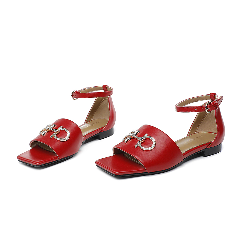 Rojo Piel de vaca Suela de goma: P220m Suela de cuero: P255m Yardage: 35-44 Nº de fábrica: 959-81 Ma