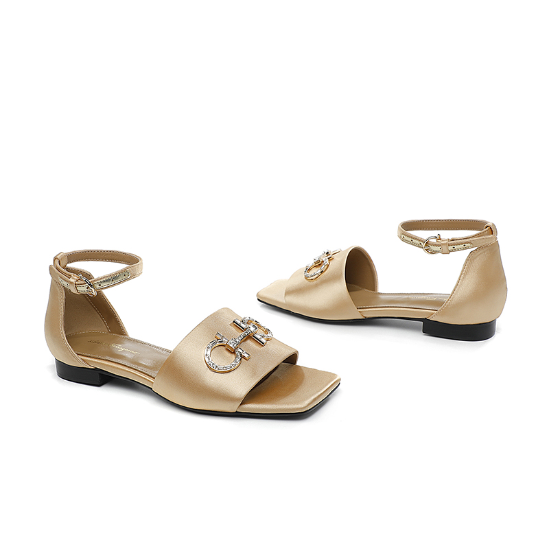 Rose Sands Sateen Rubber Outsole: P220m Leather Outsole: P255m Yardage: 35-44 Factory No.: 959-81 Ma