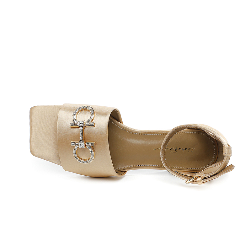 Rose Sands Sateen Rubber Outsole: P220m Leather Outsole: P255m Yardage: 35-44 Factory No.: 959-81 Ma