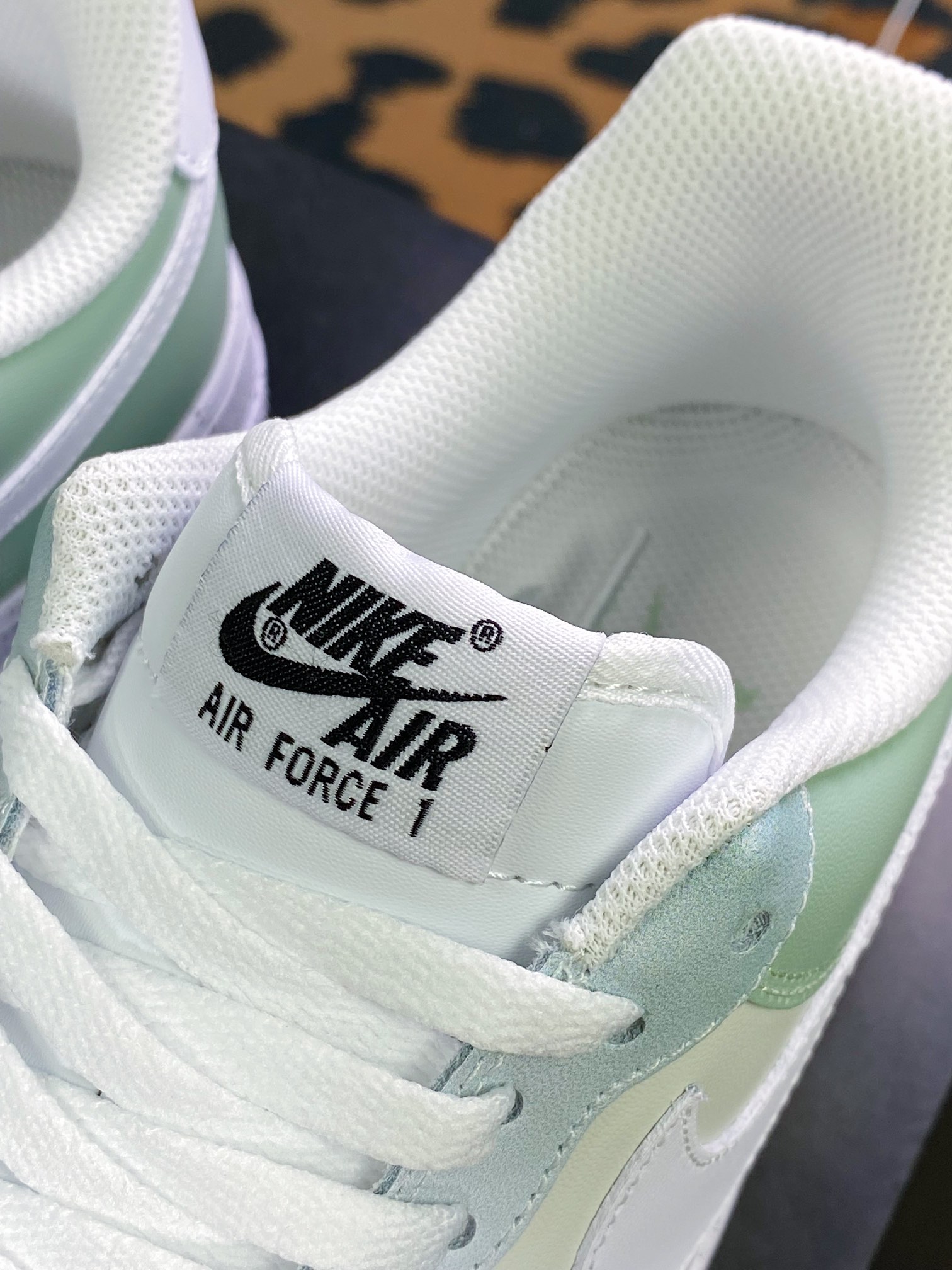 240 Air Force 1 '07 Low”White/Matcha Green/Grey”空军一号MM6023-336
