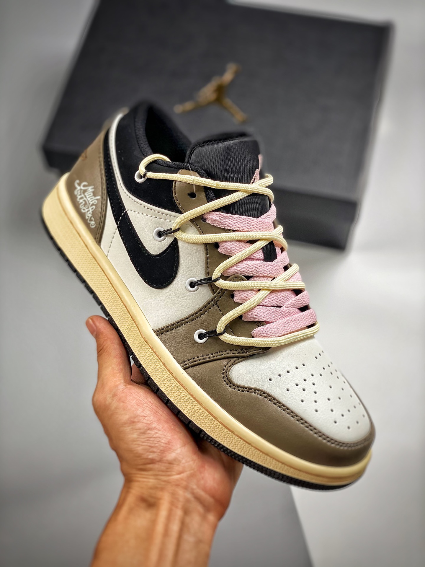 Núcleo 4 Air Jordan 1 Low con cordones deconstruidos, Mocha invertido, único en el mercado con piel de primera calidad …
