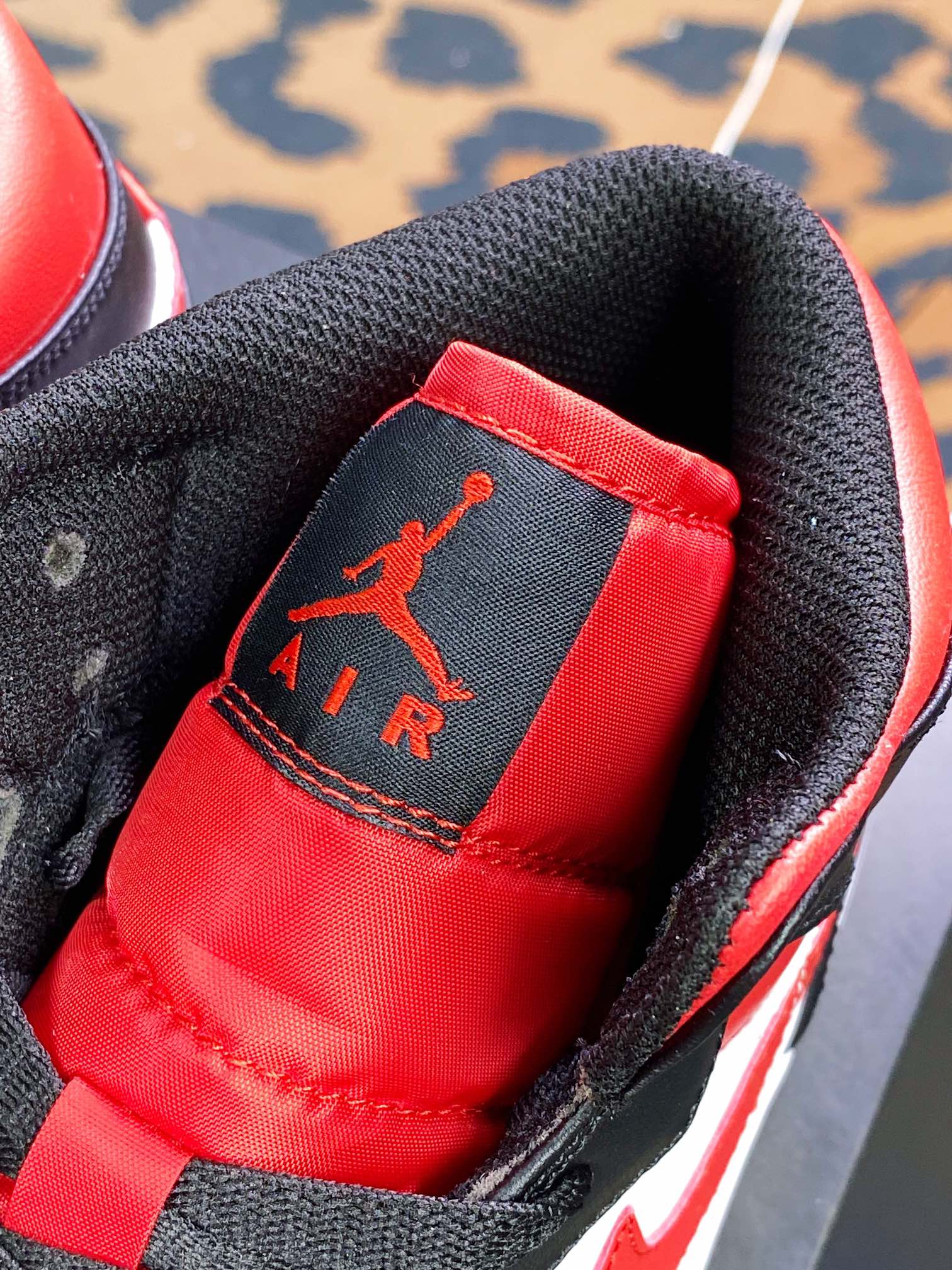 240 Wmns Air Jordan 1 Mid GS”Chicago Black Red”AJ1乔丹一代554724-079