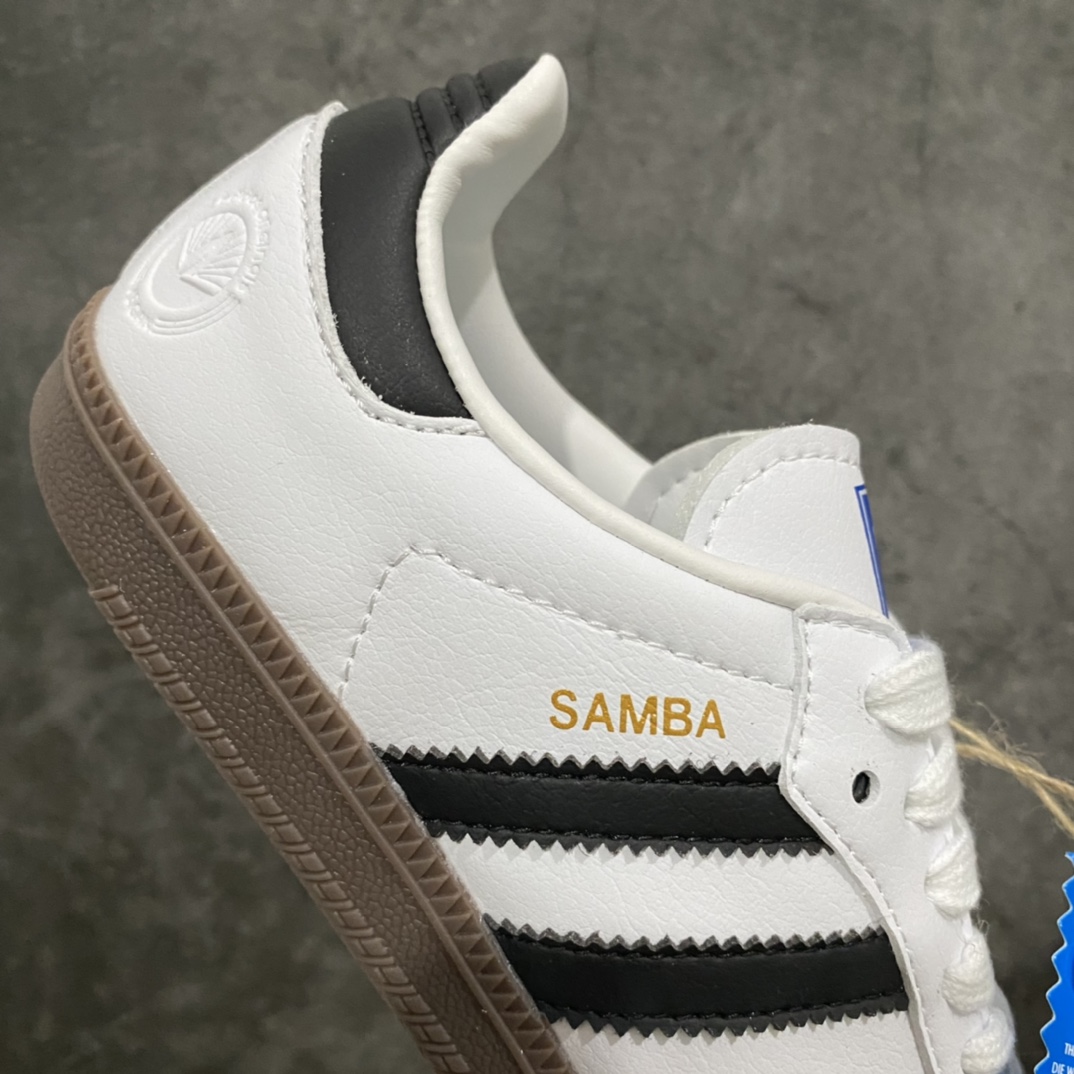 图片[7]-AD Samba OG FT 桑巴白黑板鞋 B75806 这款桑巴鞋展示了高质量的工艺 带有装饰的超锁缝制和无缝的手感 柔软、柔软的皮革造型和标志性的3条纹完成了精致的外观 正规合身鞋带 鞋面上有绒面鞋垫 橡胶鞋底 享受正畸套筒软感 自50年代首次亮相以来就一直在赢得粉丝的青睐 尺码：36 36.5 37.5 38 38.5 39 40 40.5 41 42 42.5 43 44 44.5 45-选品中心