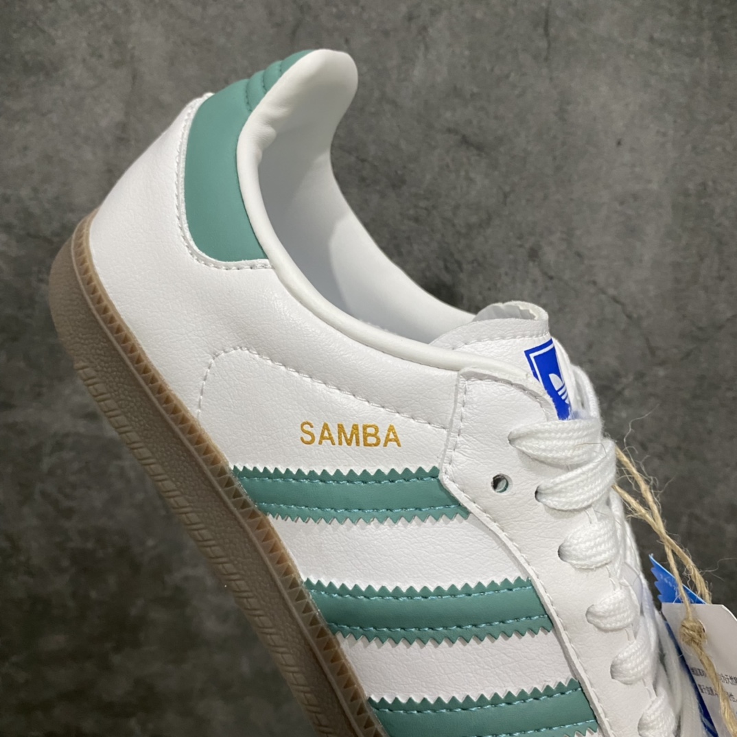图片[7]-AD Samba OG FT 桑巴白绿板鞋 EF6552 这款桑巴鞋展示了高质量的工艺 带有装饰的超锁缝制和无缝的手感 柔软、柔软的皮革造型和标志性的3条纹完成了精致的外观 正规合身鞋带 鞋面上有绒面鞋垫 橡胶鞋底 享受正畸套筒软感 自50年代首次亮相以来就一直在赢得粉丝的青睐 尺码：36 36.5 37.5 38 38.5 39 40 40.5 41 42 42.5 43 44 44.5 45-选品中心
