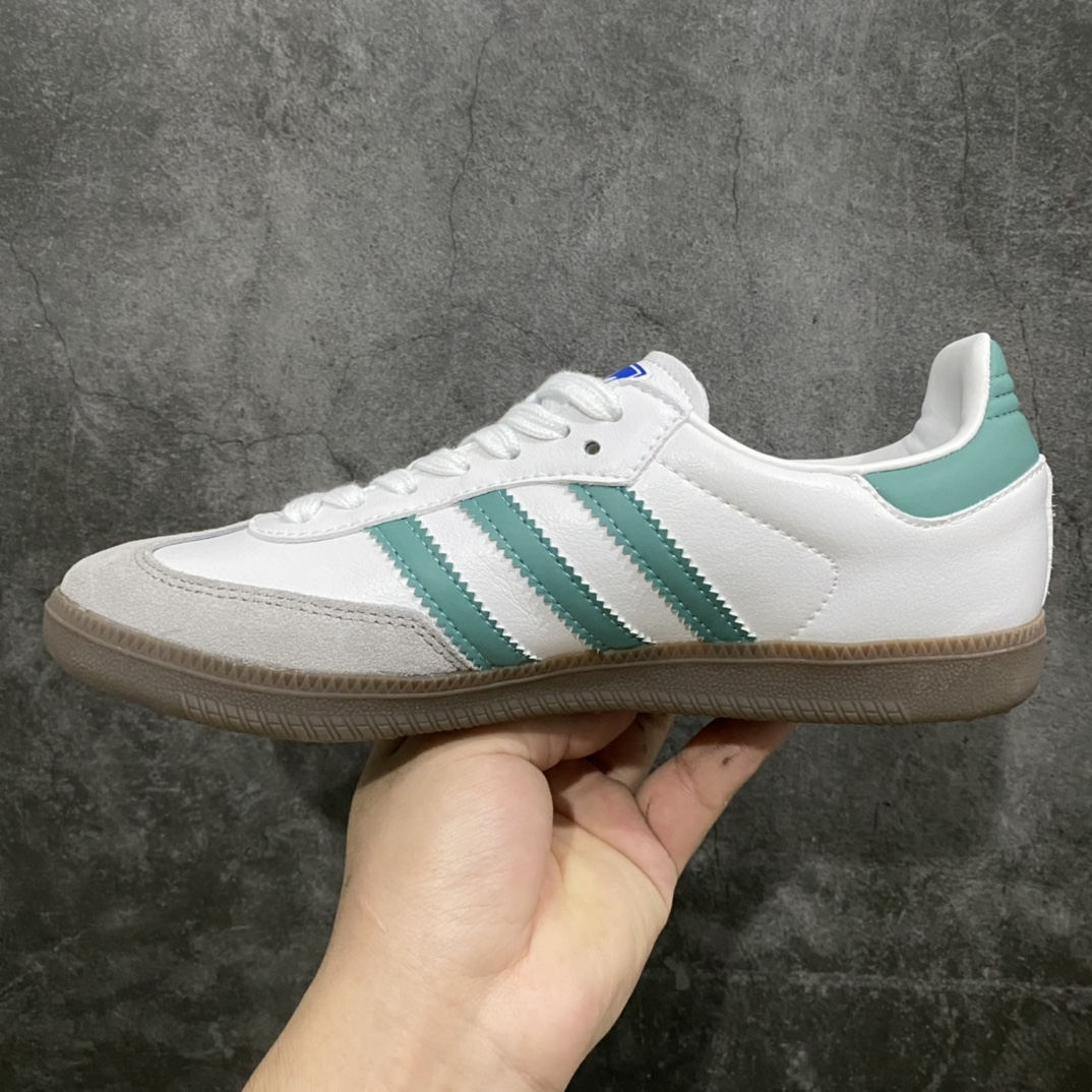图片[2]-AD Samba OG FT 桑巴白绿板鞋 EF6552 这款桑巴鞋展示了高质量的工艺 带有装饰的超锁缝制和无缝的手感 柔软、柔软的皮革造型和标志性的3条纹完成了精致的外观 正规合身鞋带 鞋面上有绒面鞋垫 橡胶鞋底 享受正畸套筒软感 自50年代首次亮相以来就一直在赢得粉丝的青睐 尺码：36 36.5 37.5 38 38.5 39 40 40.5 41 42 42.5 43 44 44.5 45-选品中心