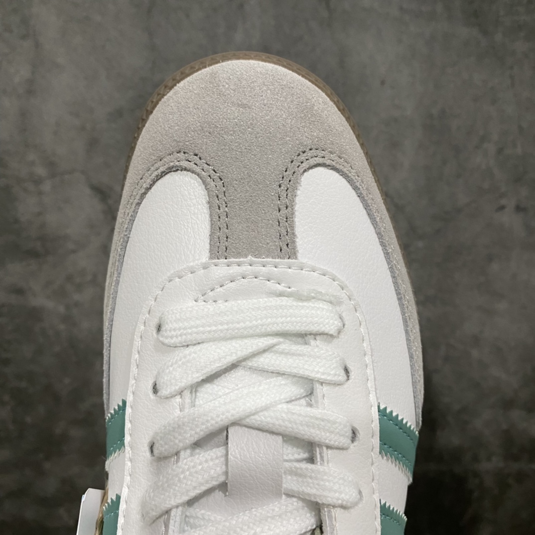 图片[5]-AD Samba OG FT 桑巴白绿板鞋 EF6552 这款桑巴鞋展示了高质量的工艺 带有装饰的超锁缝制和无缝的手感 柔软、柔软的皮革造型和标志性的3条纹完成了精致的外观 正规合身鞋带 鞋面上有绒面鞋垫 橡胶鞋底 享受正畸套筒软感 自50年代首次亮相以来就一直在赢得粉丝的青睐 尺码：36 36.5 37.5 38 38.5 39 40 40.5 41 42 42.5 43 44 44.5 45-选品中心