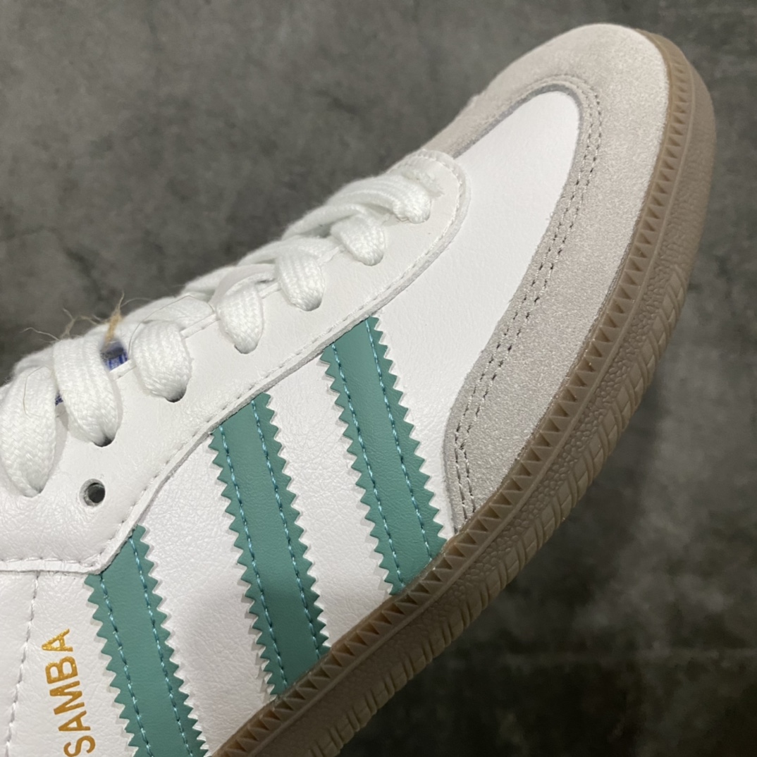 图片[6]-AD Samba OG FT 桑巴白绿板鞋 EF6552 这款桑巴鞋展示了高质量的工艺 带有装饰的超锁缝制和无缝的手感 柔软、柔软的皮革造型和标志性的3条纹完成了精致的外观 正规合身鞋带 鞋面上有绒面鞋垫 橡胶鞋底 享受正畸套筒软感 自50年代首次亮相以来就一直在赢得粉丝的青睐 尺码：36 36.5 37.5 38 38.5 39 40 40.5 41 42 42.5 43 44 44.5 45-选品中心