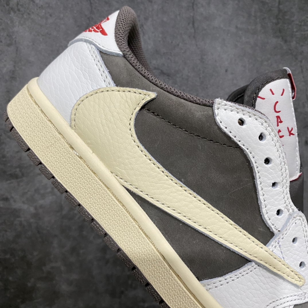 图片[7]-原厂皮批次Air Jordan 1 x Travis Scott AJ1白棕倒钩低帮3.0 货号：DM7866-140 全鞋使用原厂皮只做 皮料质感卡色与原鞋一致 清洁度还行 相对顶级裁边处轻微毛边不影响 后跟刺绣达标 鞋型到位 正确打蜡鞋带（相对顶级会粗一点点） 总体来说这款品质在中上等，优势是使用原厂皮制作的，材料上面不偷工减料，价格合理性价比很高！ 尺码：36-47.5-选品中心