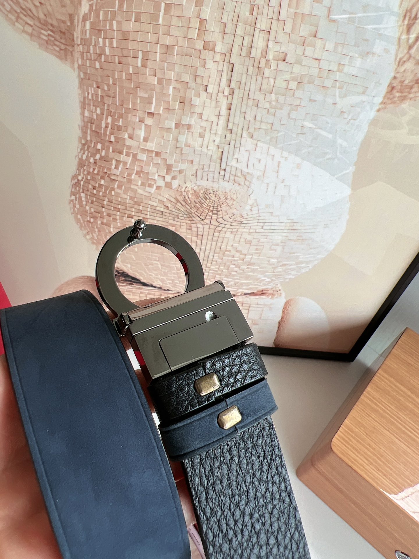 Salvatore  Ferragamo菲拉格慕男士3.5cm专柜旋转金属夹扣，进口头层牛皮甩纹绒面内衬腰带