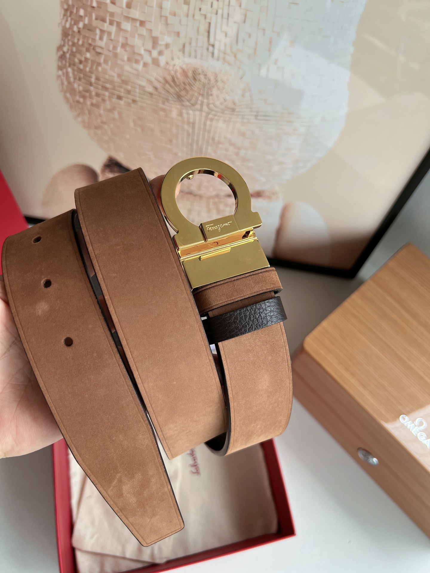 Salvatore  Ferragamo菲拉格慕男士3.5cm专柜旋转金属夹扣，进口头层牛皮甩纹绒面内衬腰带