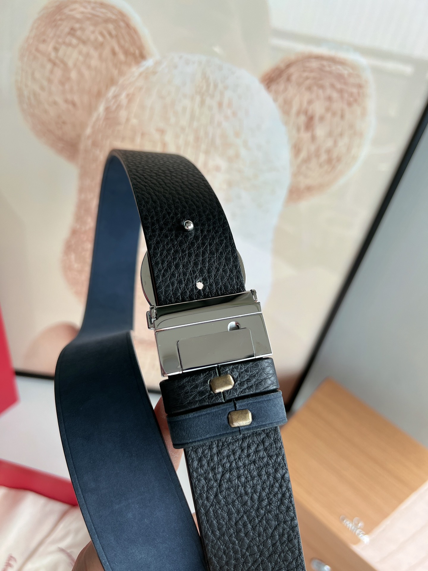 Salvatore  Ferragamo菲拉格慕男士3.5cm专柜旋转金属夹扣，进口头层牛皮甩纹绒面内衬腰带