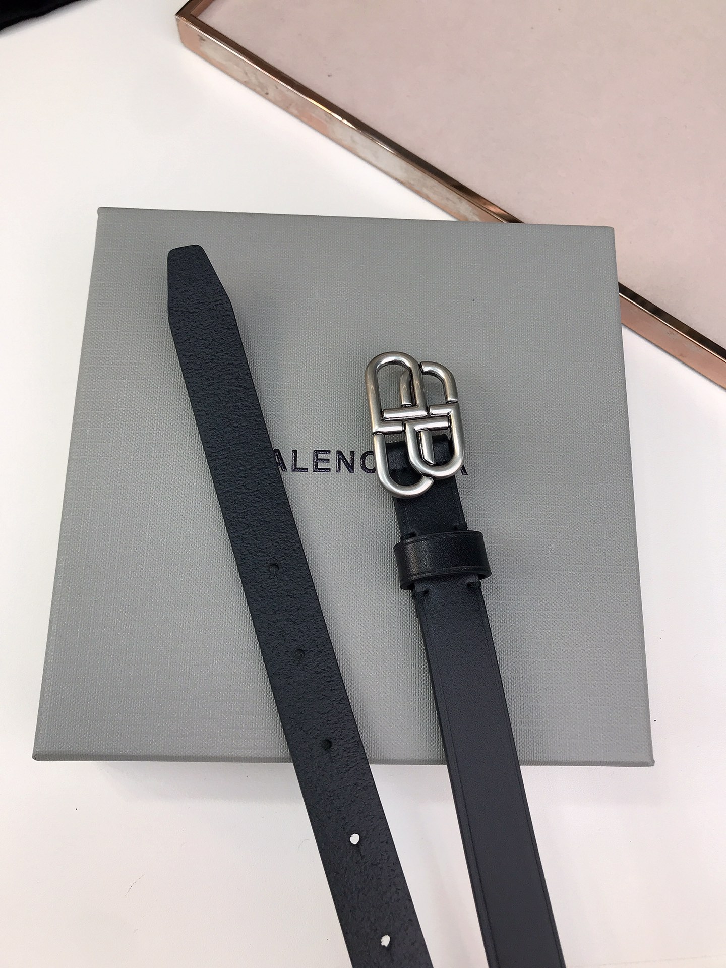 High-End Retrologo Belt with Italian Calveskin and Sperm Buttons, 2.0 cm Width - 图片 5