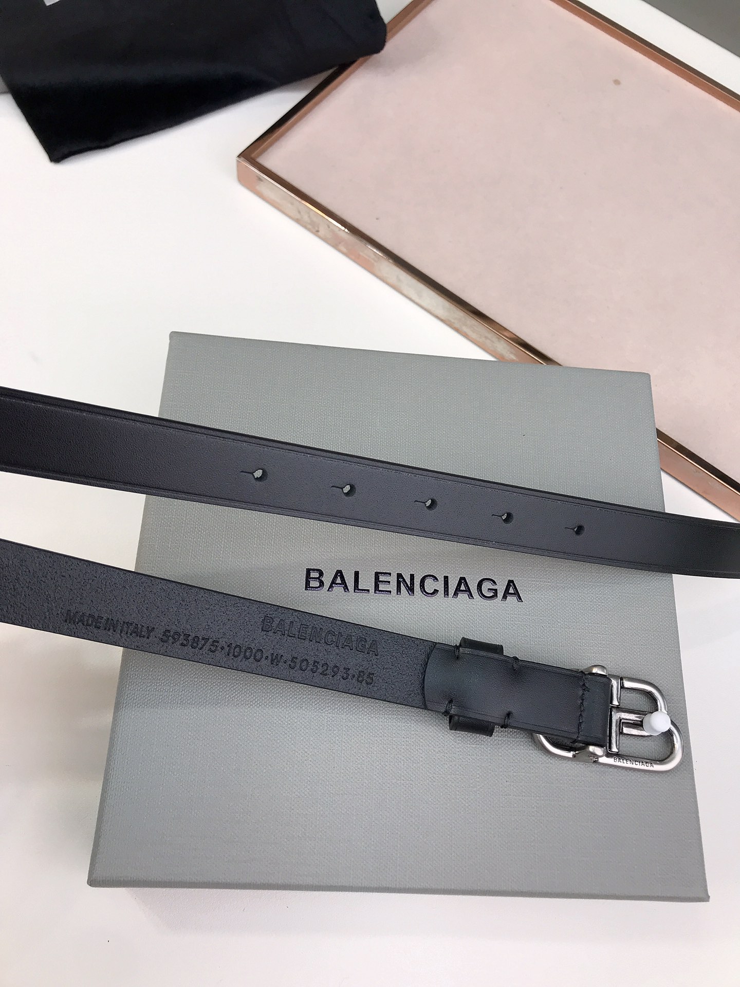 High-End Retrologo Belt with Italian Calveskin and Sperm Buttons, 2.0 cm Width - 图片 4