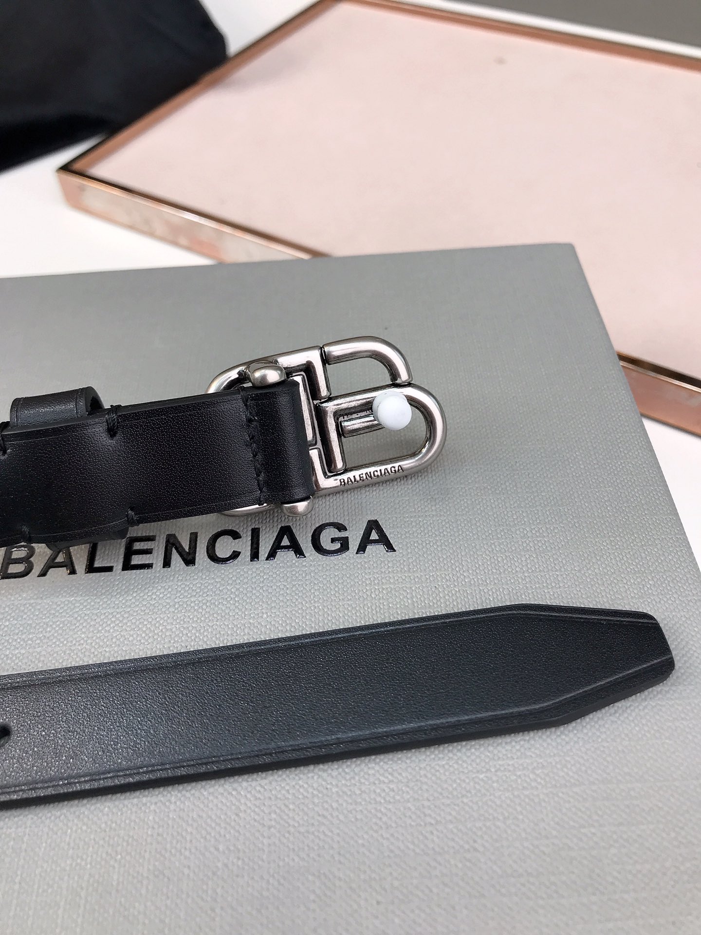 High-End Retrologo Belt with Italian Calveskin and Sperm Buttons, 2.0 cm Width - 图片 6
