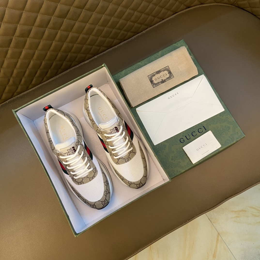 I5  原版全头层牛皮Gucci  古奇 GUCCI香港原单顶级 精湛工艺 顶级质量高端精品男士休闲跑步 运动板鞋 英伦时尚风 原版牛皮 牛皮内里 懒人套脚乐福款 此款面料采用进口顶级柔软牛皮适合司机驾车出行 包底鞋 原版防滑耐磨橡胶大底码数 38-44码 45 定做 黑色 灰色 白色 可选，长期供天猫 淘宝 一系列图案