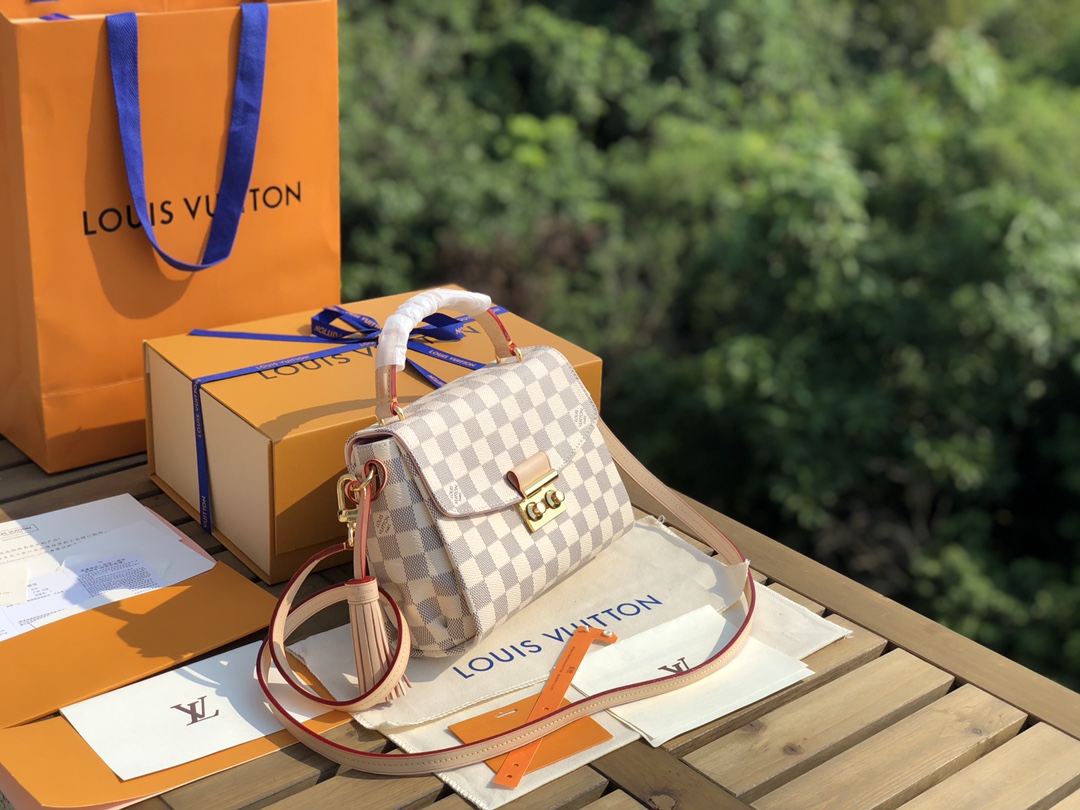 🌼 m41581尺寸25*17*9.5CM 之前就有好多人问这款L*V CROISETTE 棋盘格流苏邮