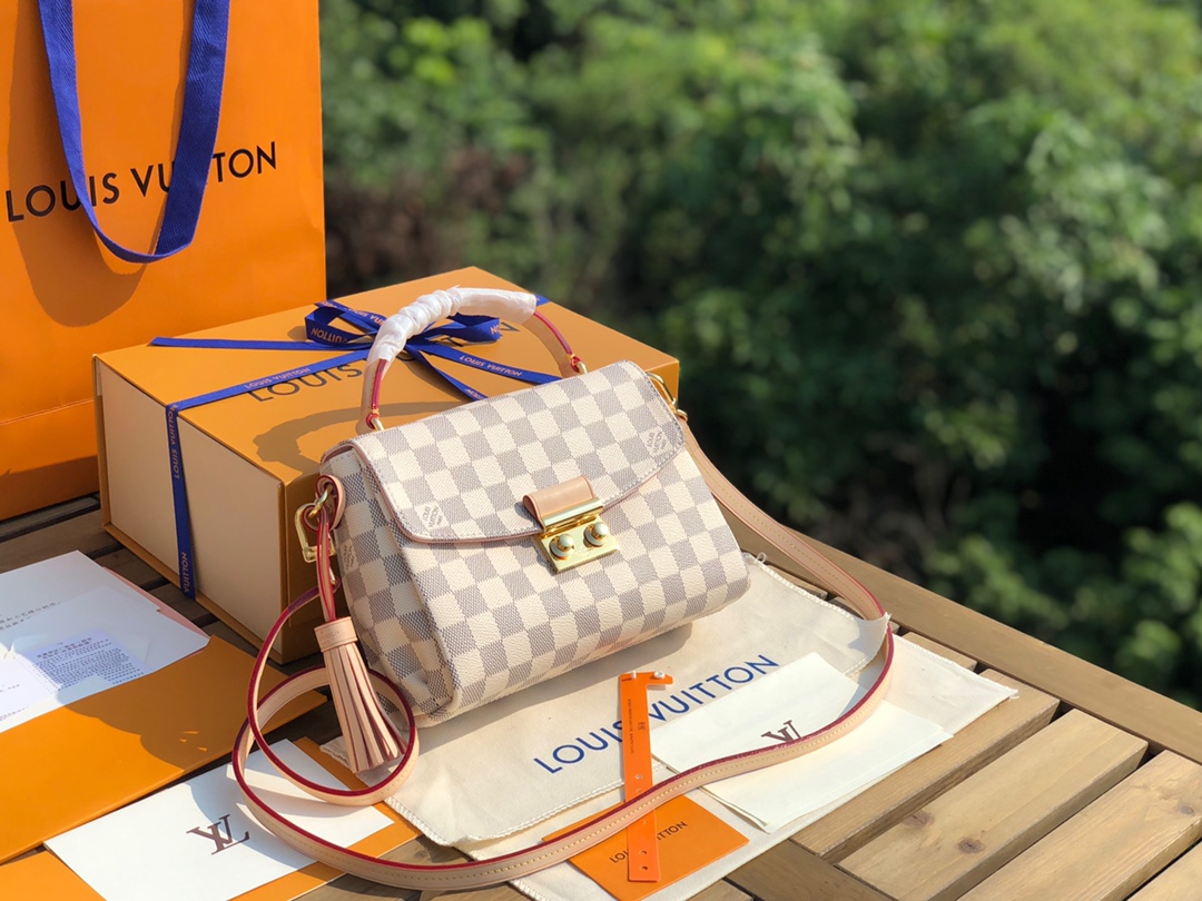 🌼 m41581尺寸25*17*9.5CM 之前就有好多人问这款L*V CROISETTE 棋盘格流苏邮