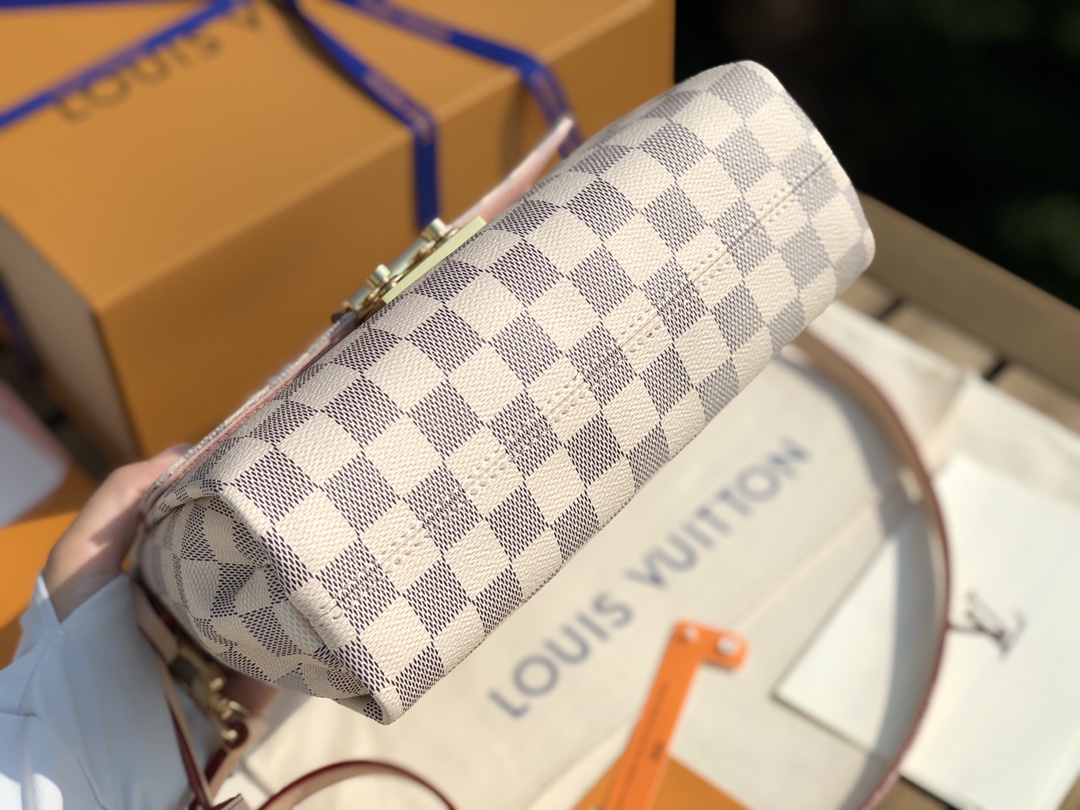 🌼 m41581尺寸25*17*9.5CM 之前就有好多人问这款L*V CROISETTE 棋盘格流苏邮