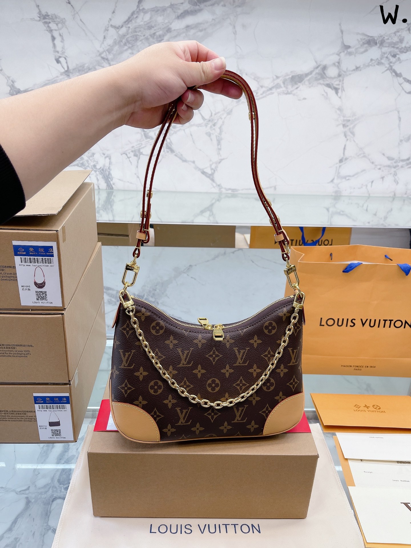K0 原单 牛皮 升级款 免税店包装 全套礼盒  Louis Vuitton 路易威登 LV  Boulogne邮差包 单肩斜挎包刷爆某书 超级 男士们，女士们，通通可以使用 大牌明星时尚达人 最爱单品 经典老花，真心狂推各位必留款 容量也很大 满足日常需求 尺寸 27 20cm
