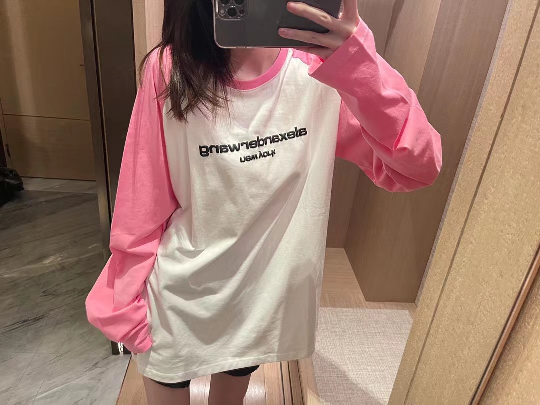 2022Alexander Wang 粉白撞色拼接长袖 经典大王发泡字母印花