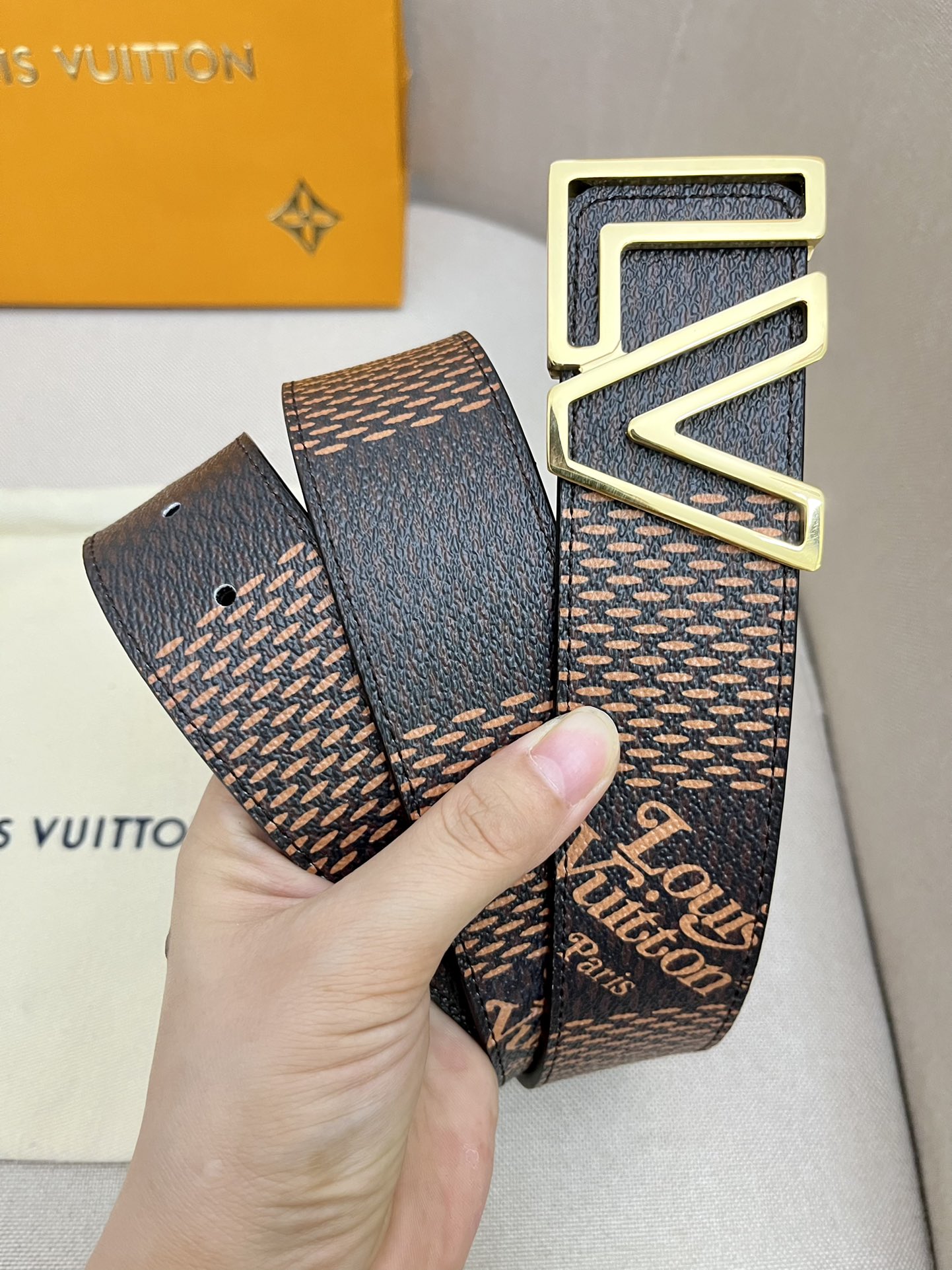 品牌LV路易威登！原单皮带腰带单面使