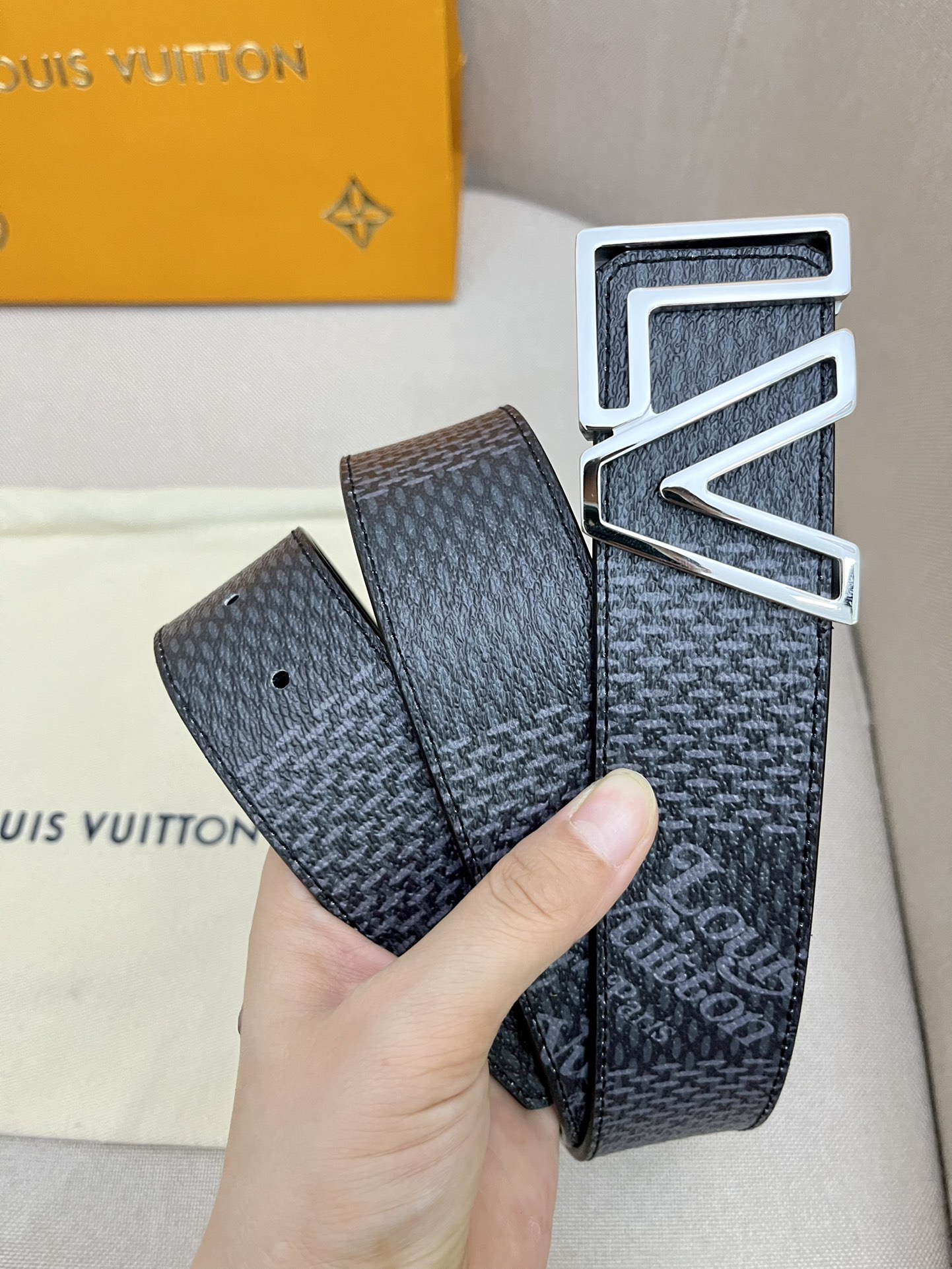 品牌LV路易威登！原单皮带腰带单面使