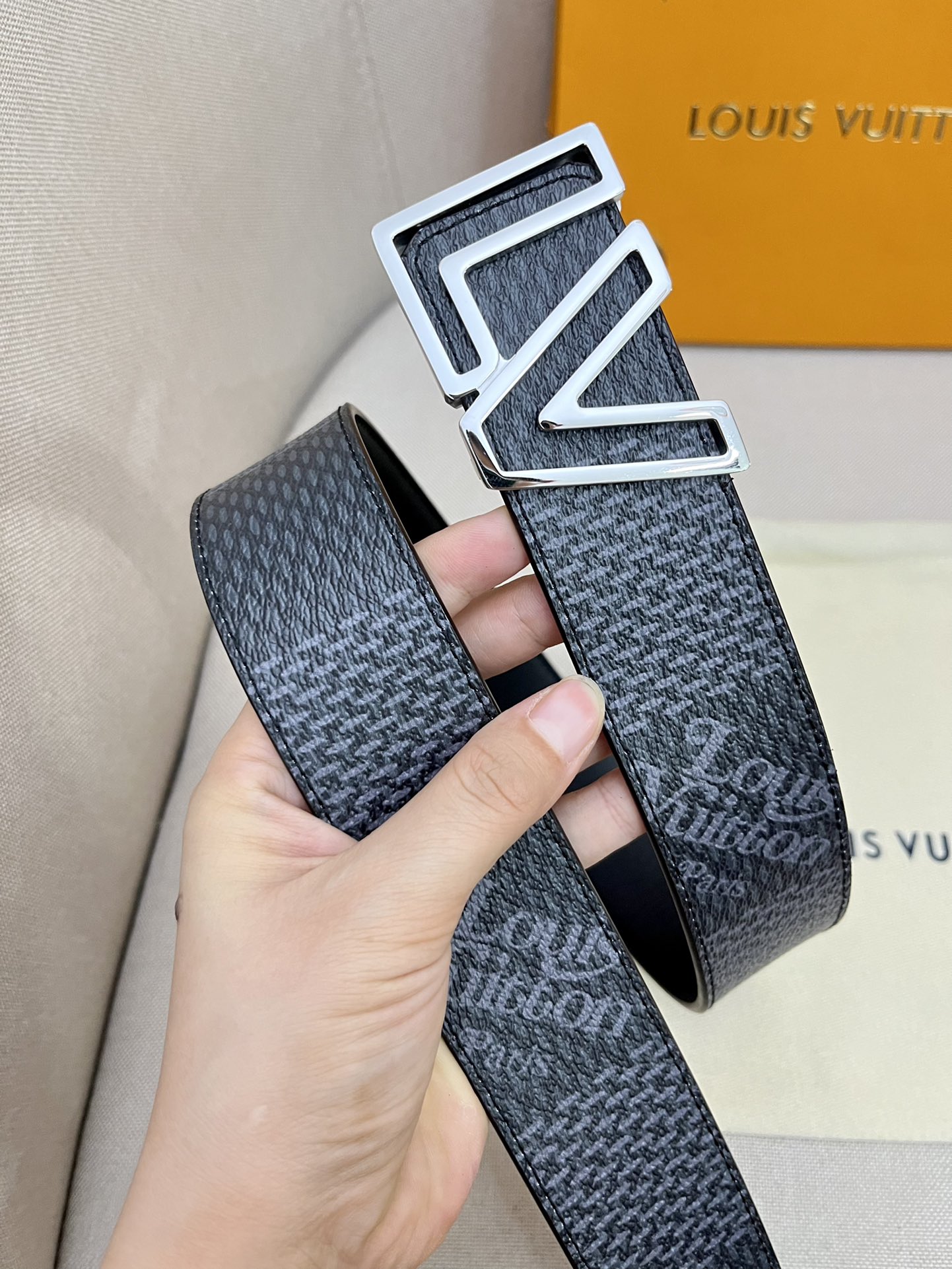 品牌LV路易威登！原单皮带腰带单面使