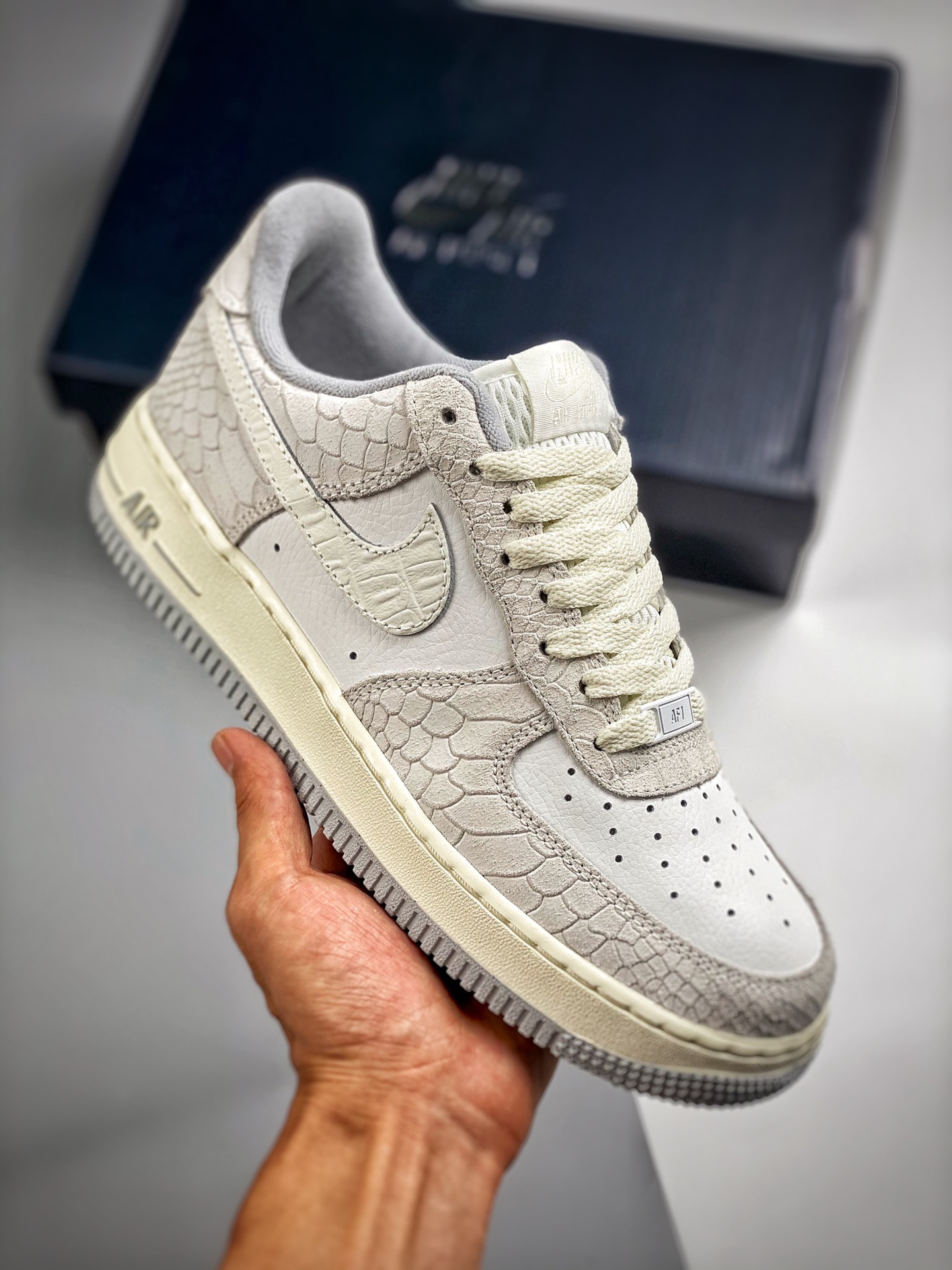 Núcleo 4 Nike Air Force 1 Low '07 blanco pitón blanco zapatillas casuales de skate de caña baja retro Air Force 1, cuer…