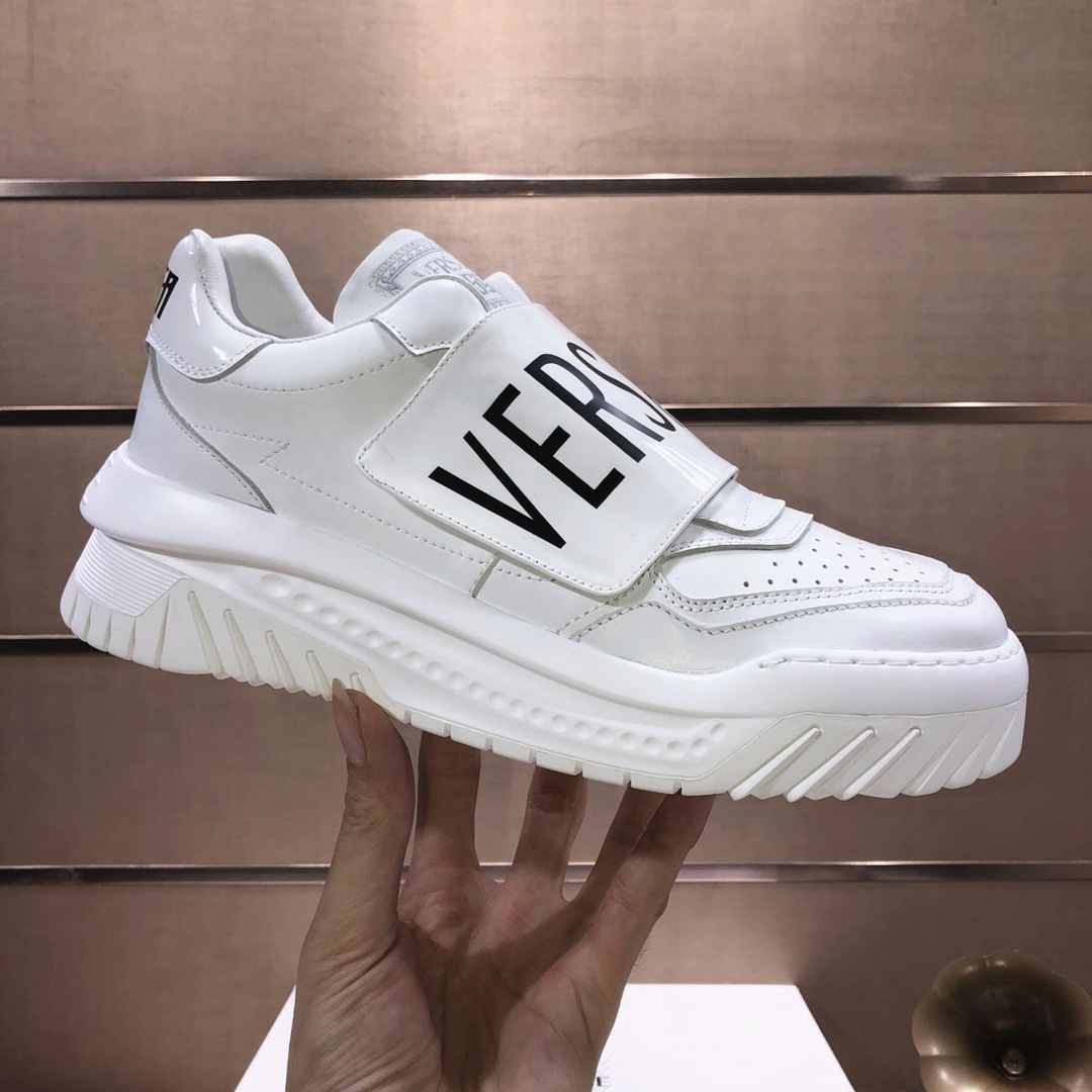 lote de fábrica [Versace] Los últimos modelos de Versace cuidadosamente elaborados para detonar la e