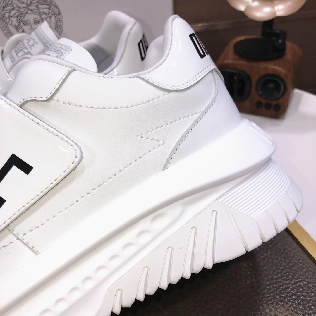 lote de fábrica [Versace] Los últimos modelos de Versace cuidadosamente elaborados para detonar la e