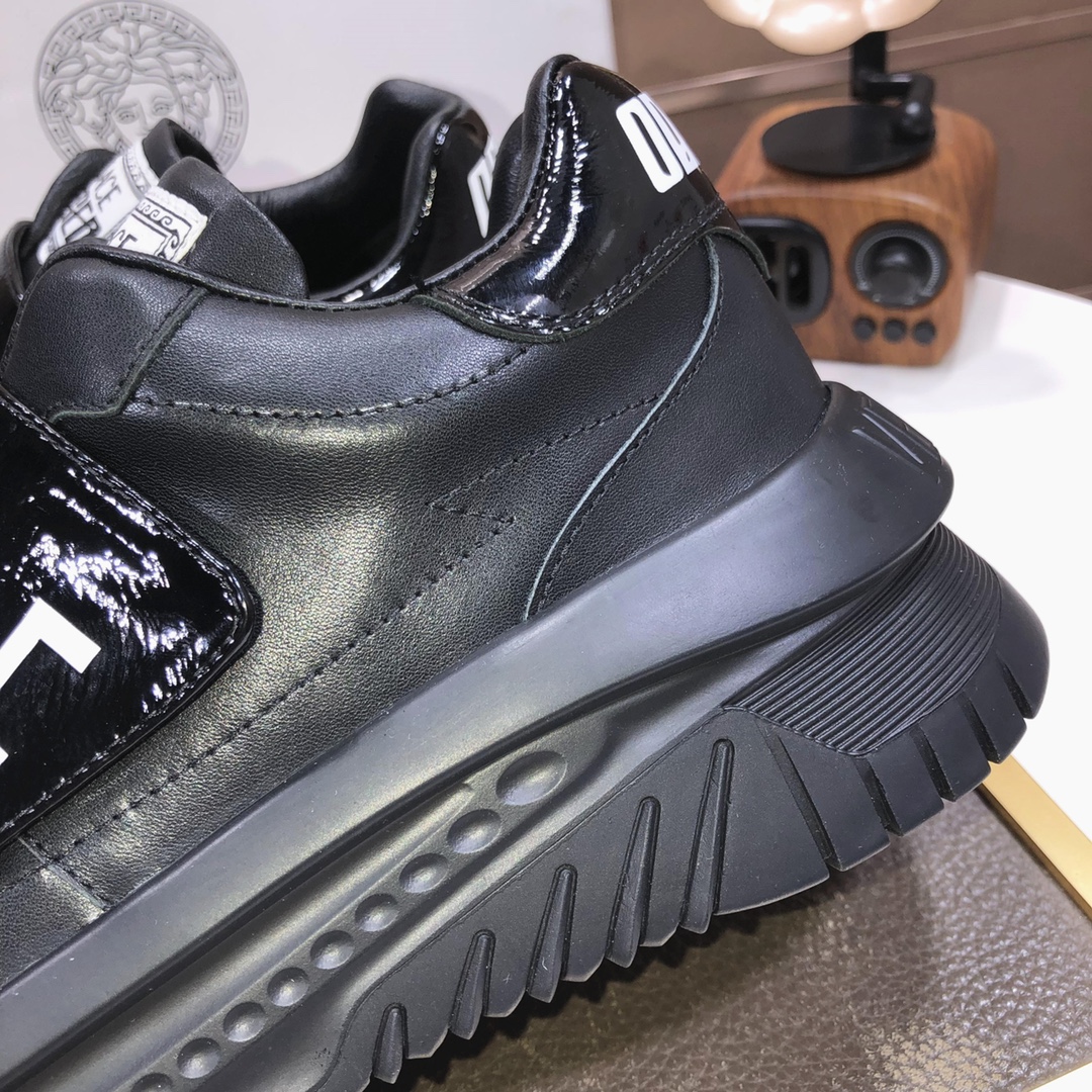 lote de fábrica [Versace] Los últimos modelos de Versace cuidadosamente elaborados para detonar la e