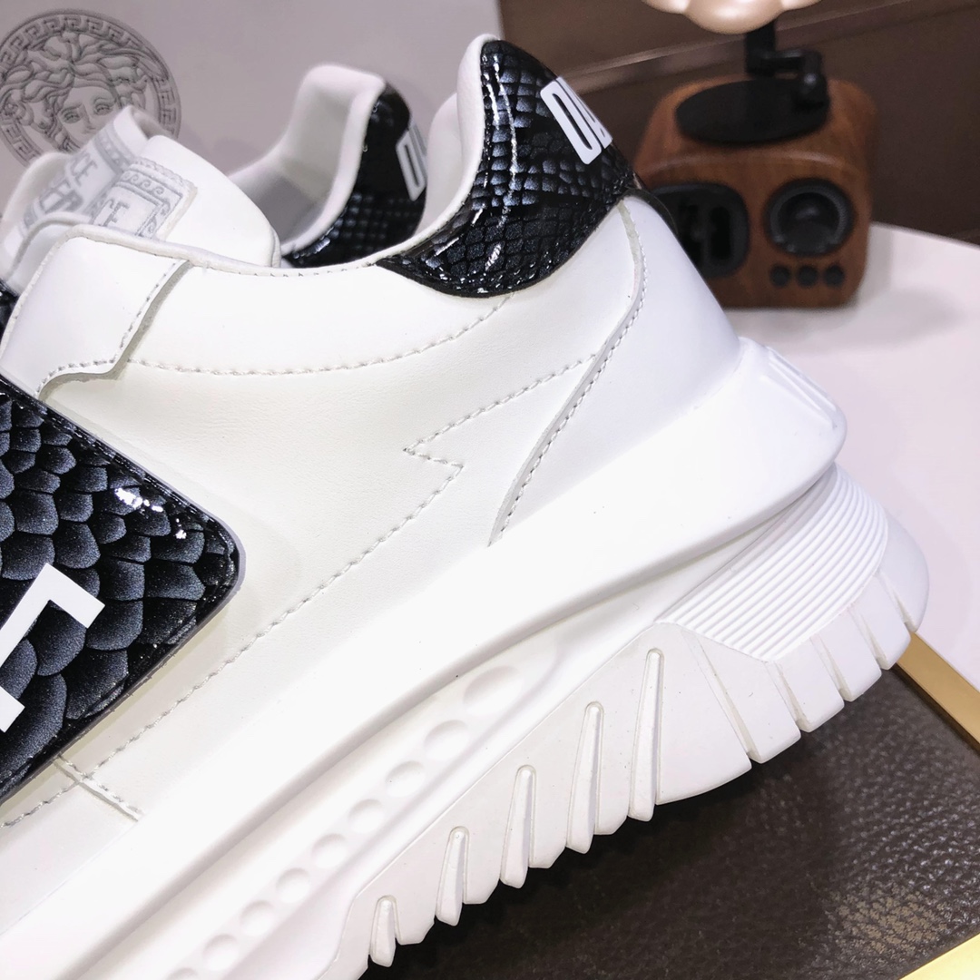 lote de fábrica [Versace] Los últimos modelos de Versace cuidadosamente elaborados para detonar la e