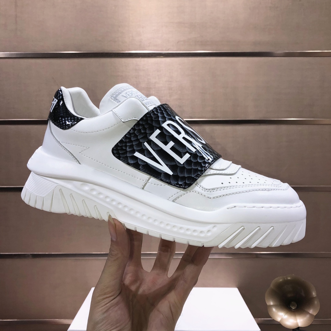 lote de fábrica [Versace] Los últimos modelos de Versace cuidadosamente elaborados para detonar la e