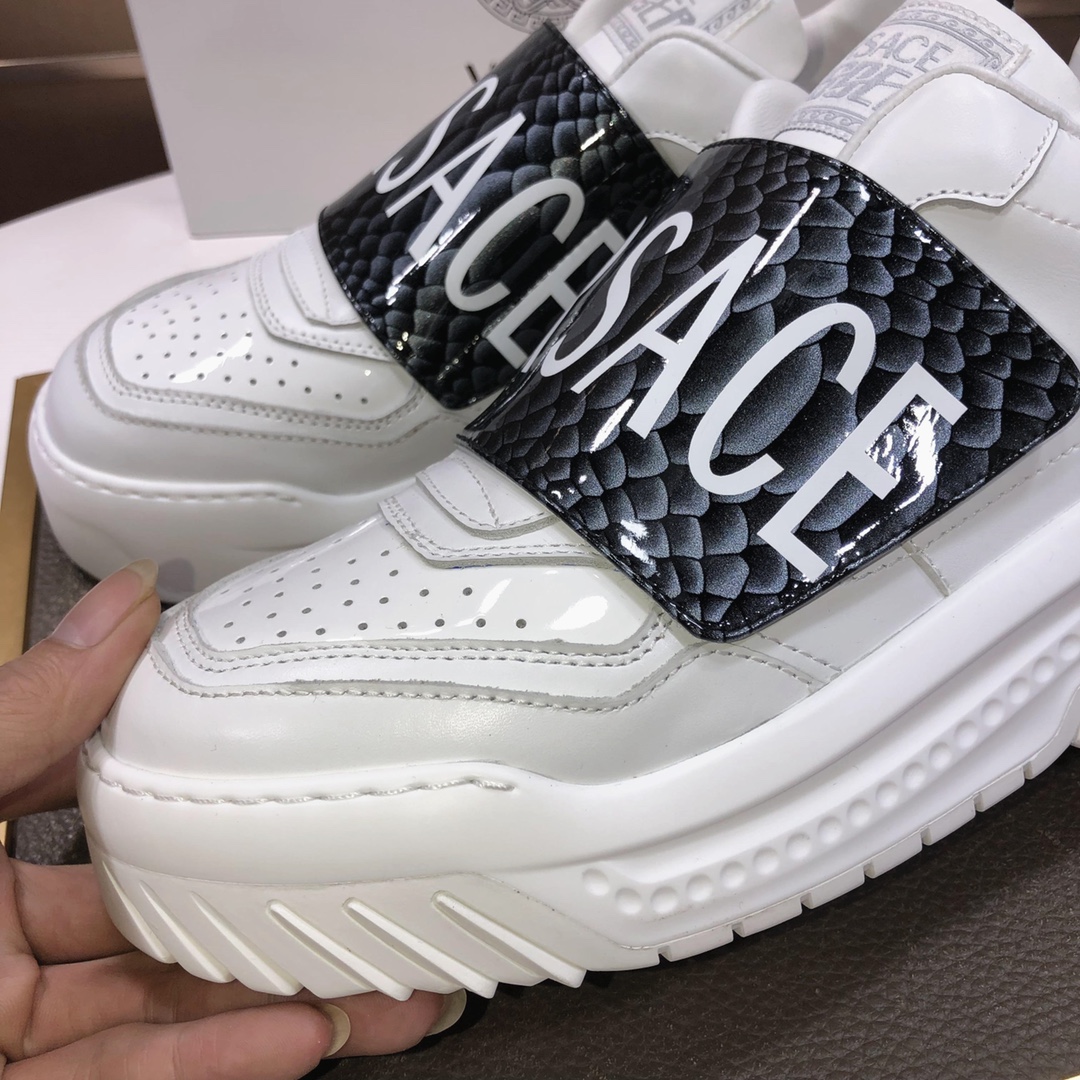 lote de fábrica [Versace] Los últimos modelos de Versace cuidadosamente elaborados para detonar la e