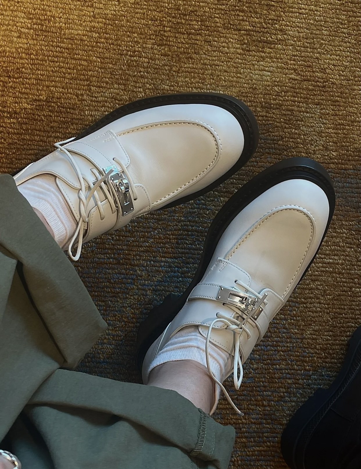 NO:232943,Cream silver buckle, black silver buckle H brand...Official website First kelly buckle flat lock buckle small leather shoes loafers Oxford shoes, loafers, loafers19860909奶油白银扣、黑色银扣 H牌..官网款First kelly扣平底锁扣小皮鞋乐福鞋 牛津鞋,乐福鞋,loafers,Women's Shoes