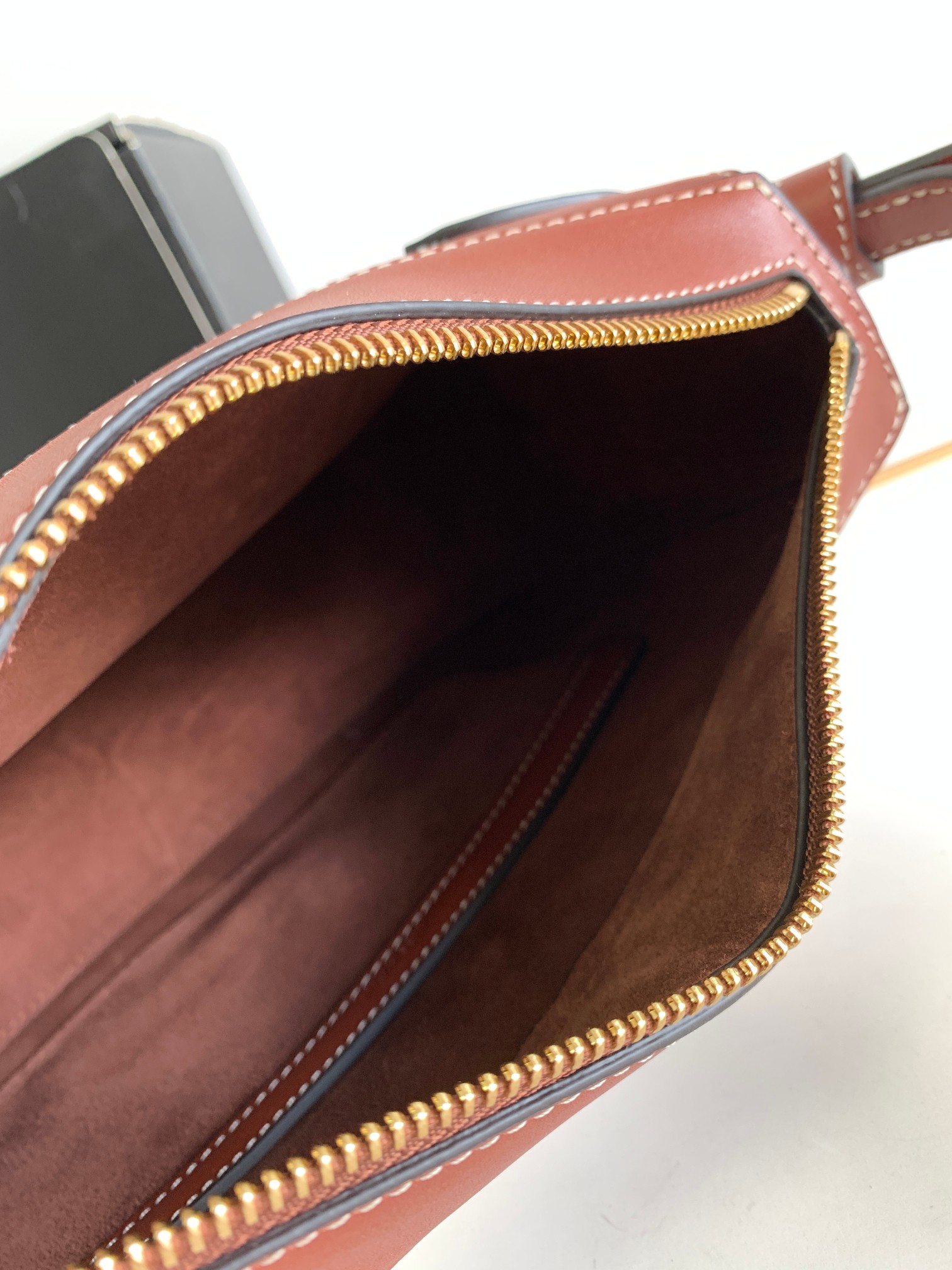 CELINE赛琳BESACE NEUDS FRANCAIS牛皮革手袋198008