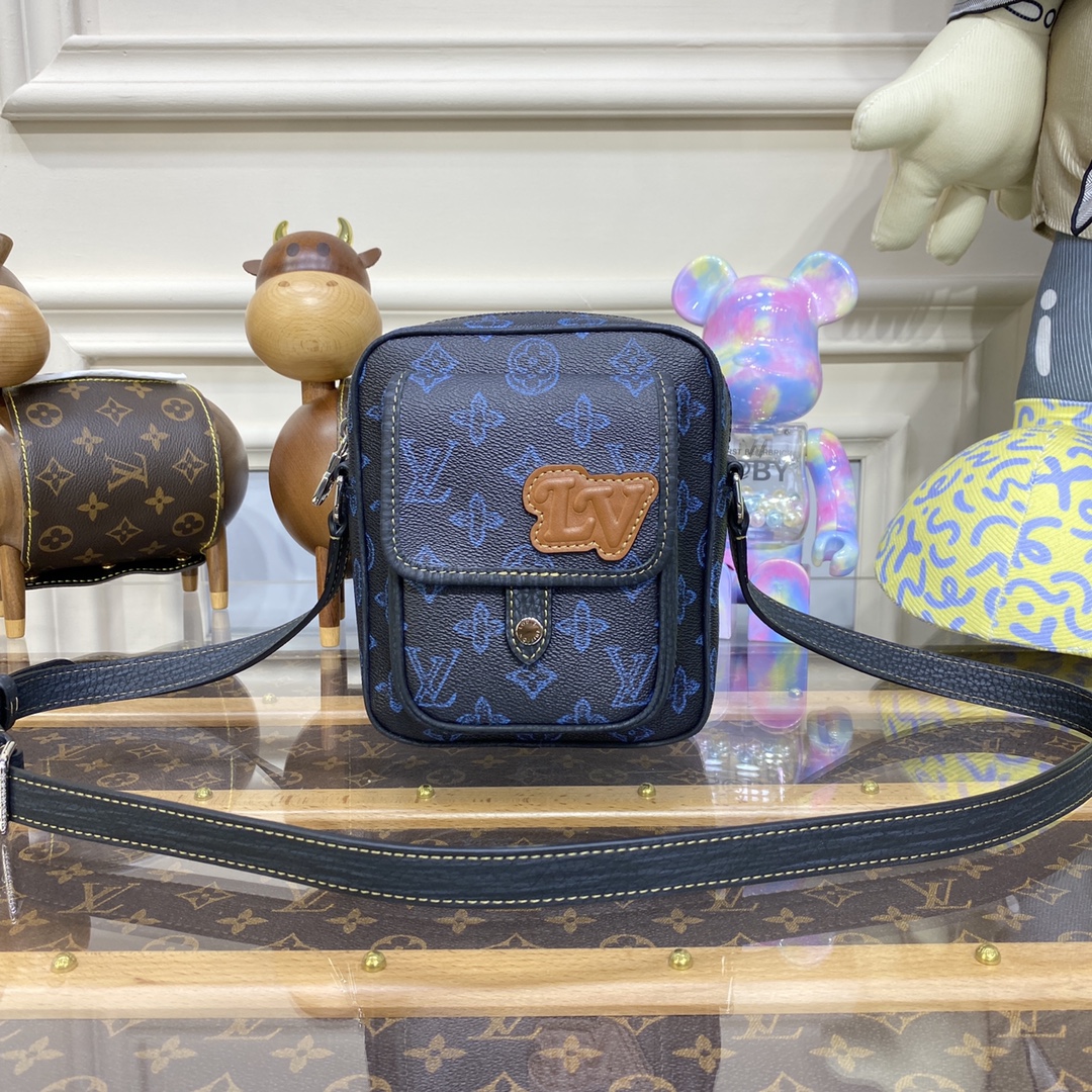 Louis Vuitton LV Christopher 1:1
 Handbags Crossbody & Shoulder Bags Blue Denim Mini M81854