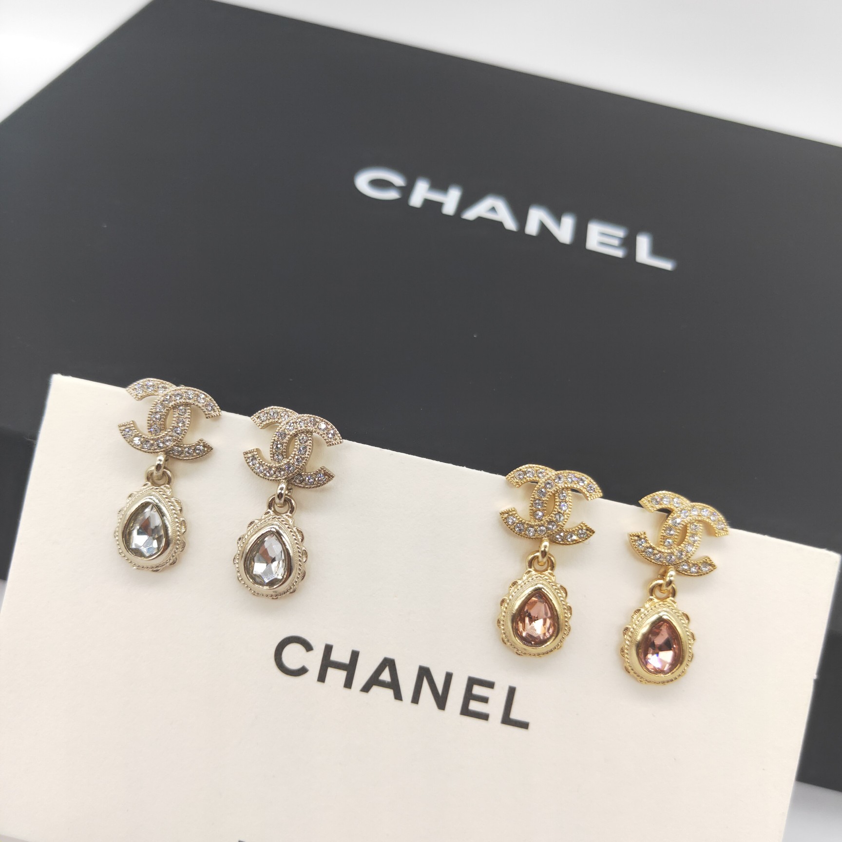 Серьги белый AAE1578